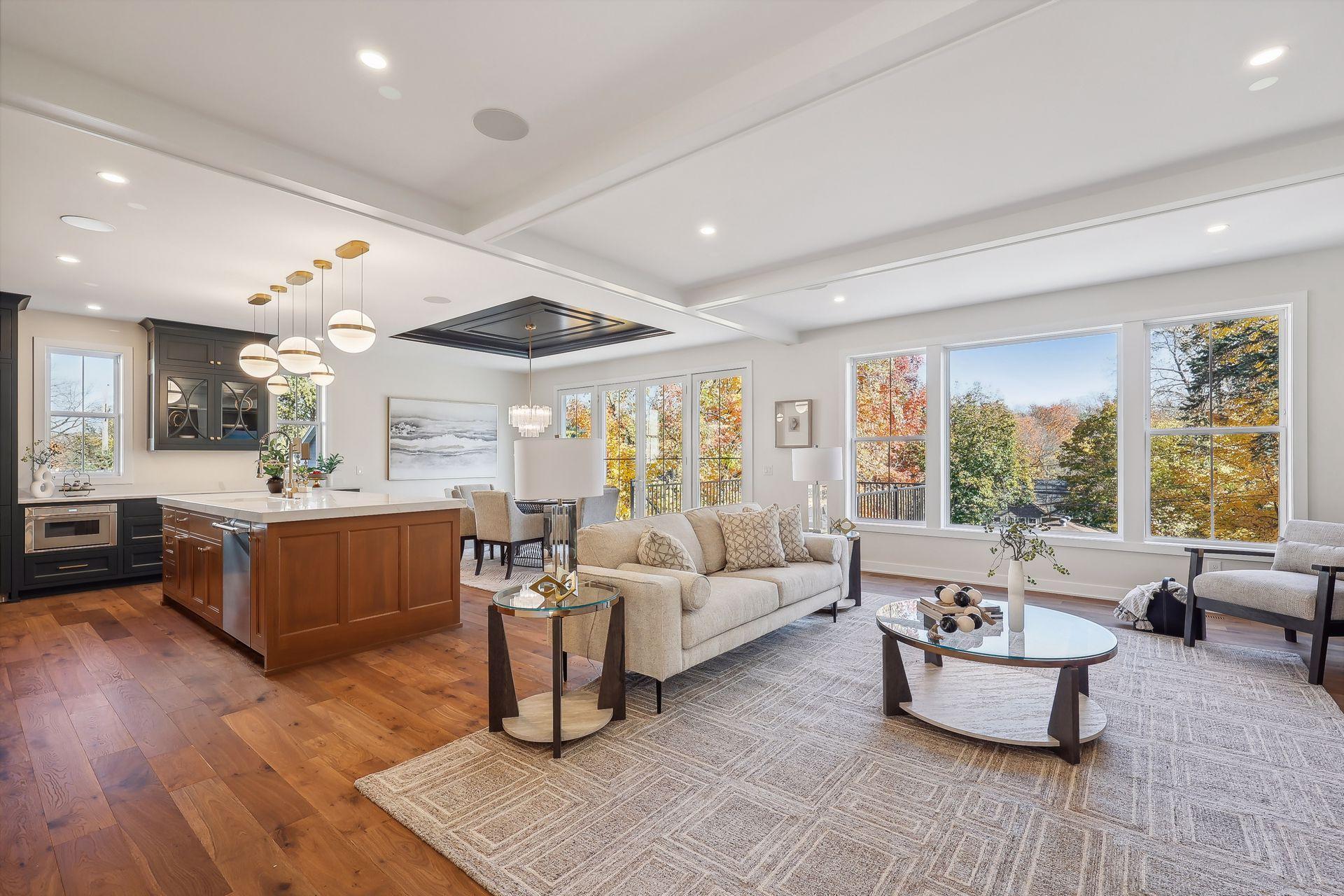 124 Chicago Avenue N