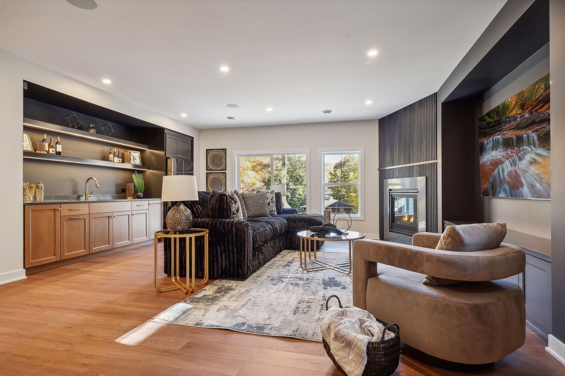 124 Chicago Avenue N