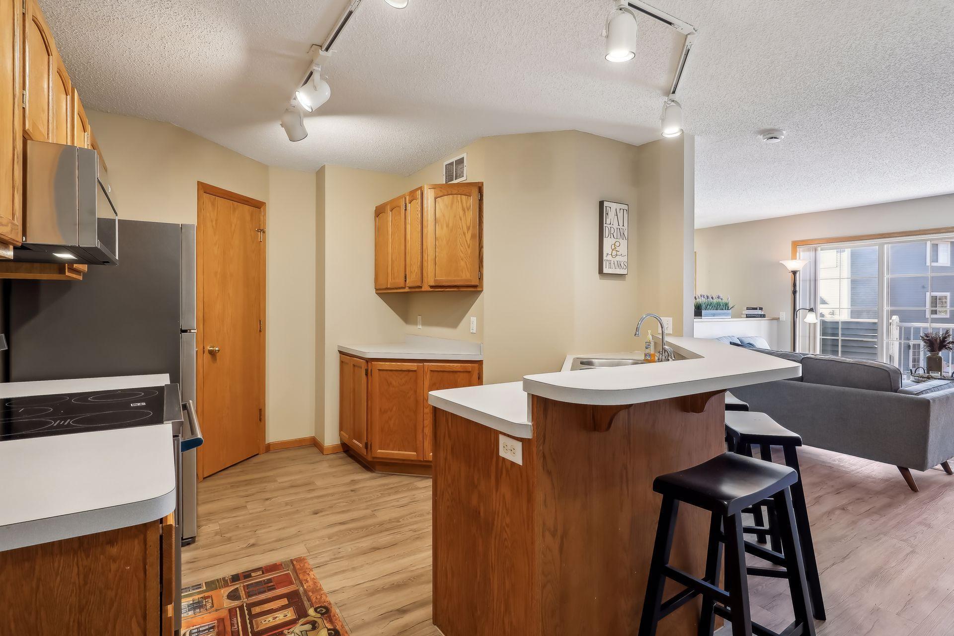 2437 E 117th Street Unit: 14