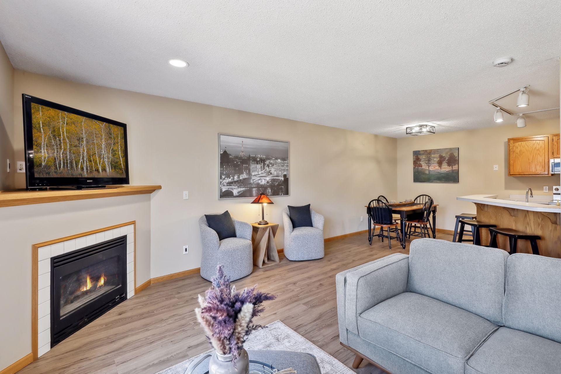 2437 E 117th Street Unit: 14