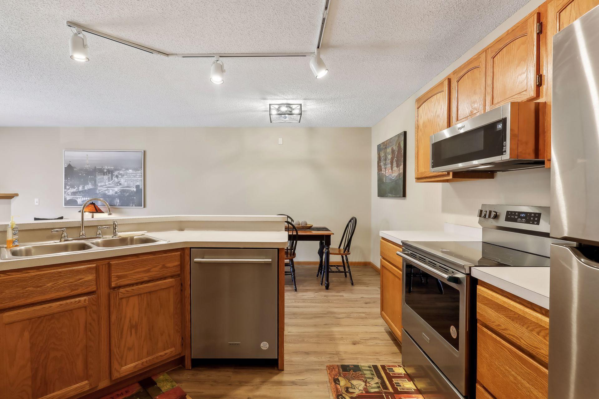 2437 E 117th Street Unit: 14