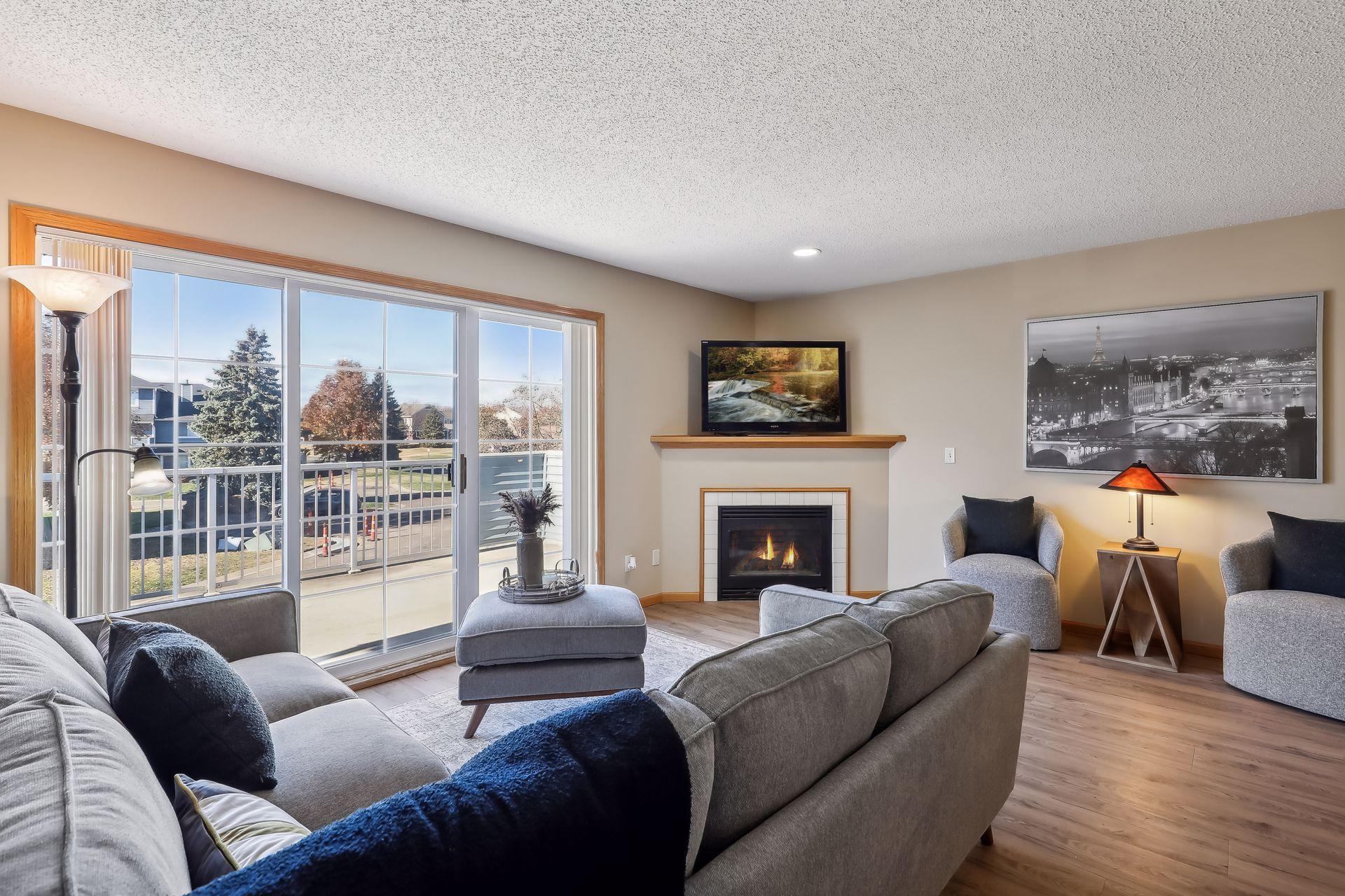 2437 E 117th Street Unit: 14