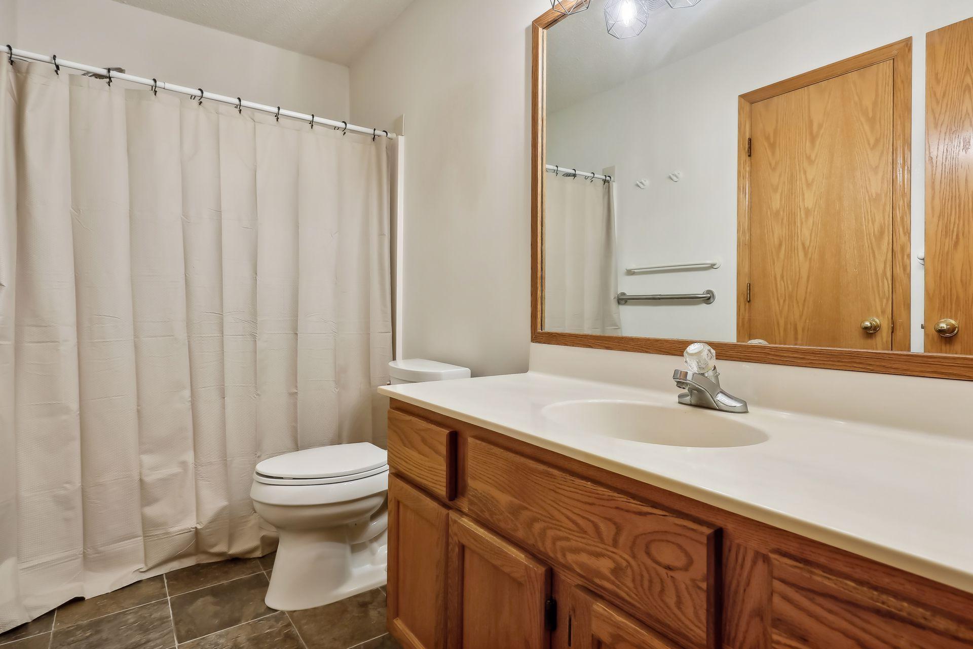 2437 E 117th Street Unit: 14
