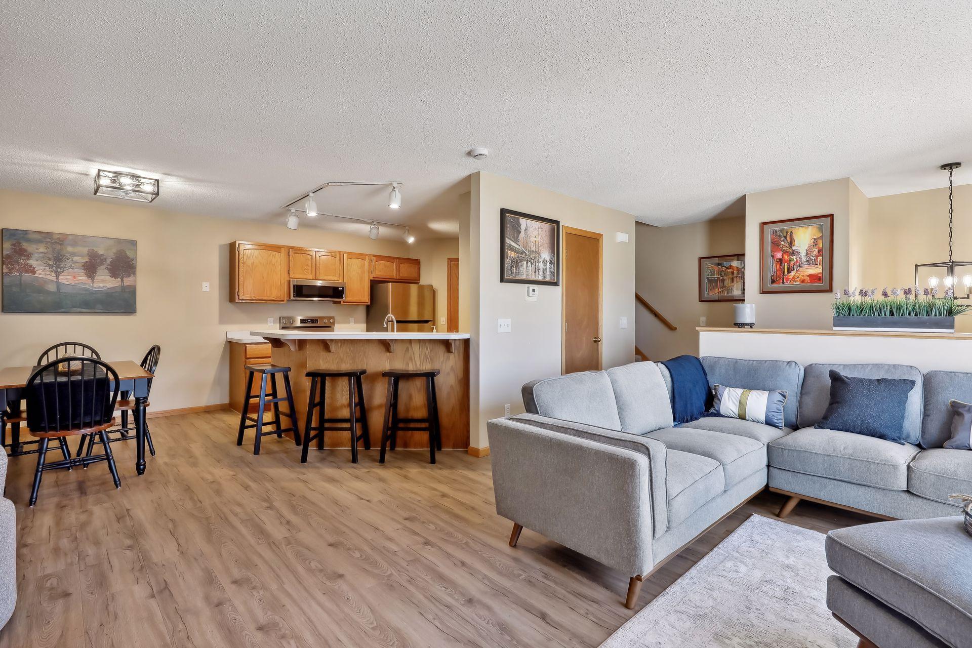 2437 E 117th Street Unit: 14