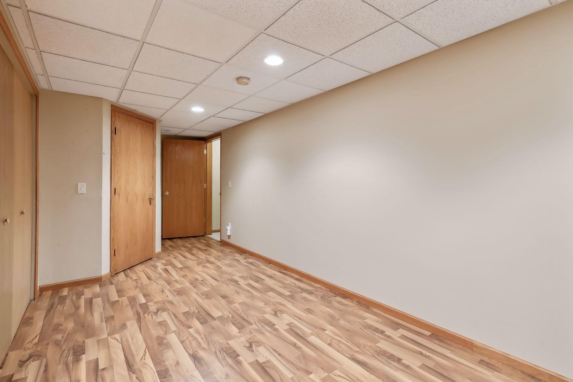2437 E 117th Street Unit: 14