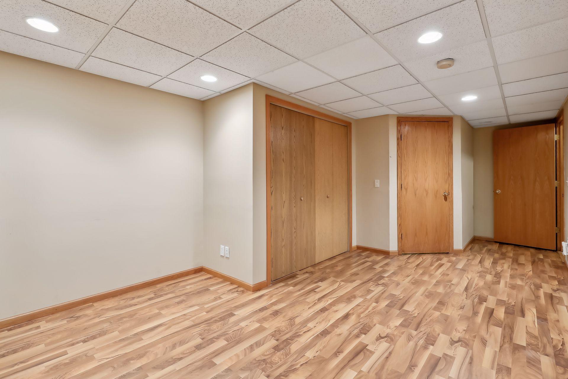 2437 E 117th Street Unit: 14