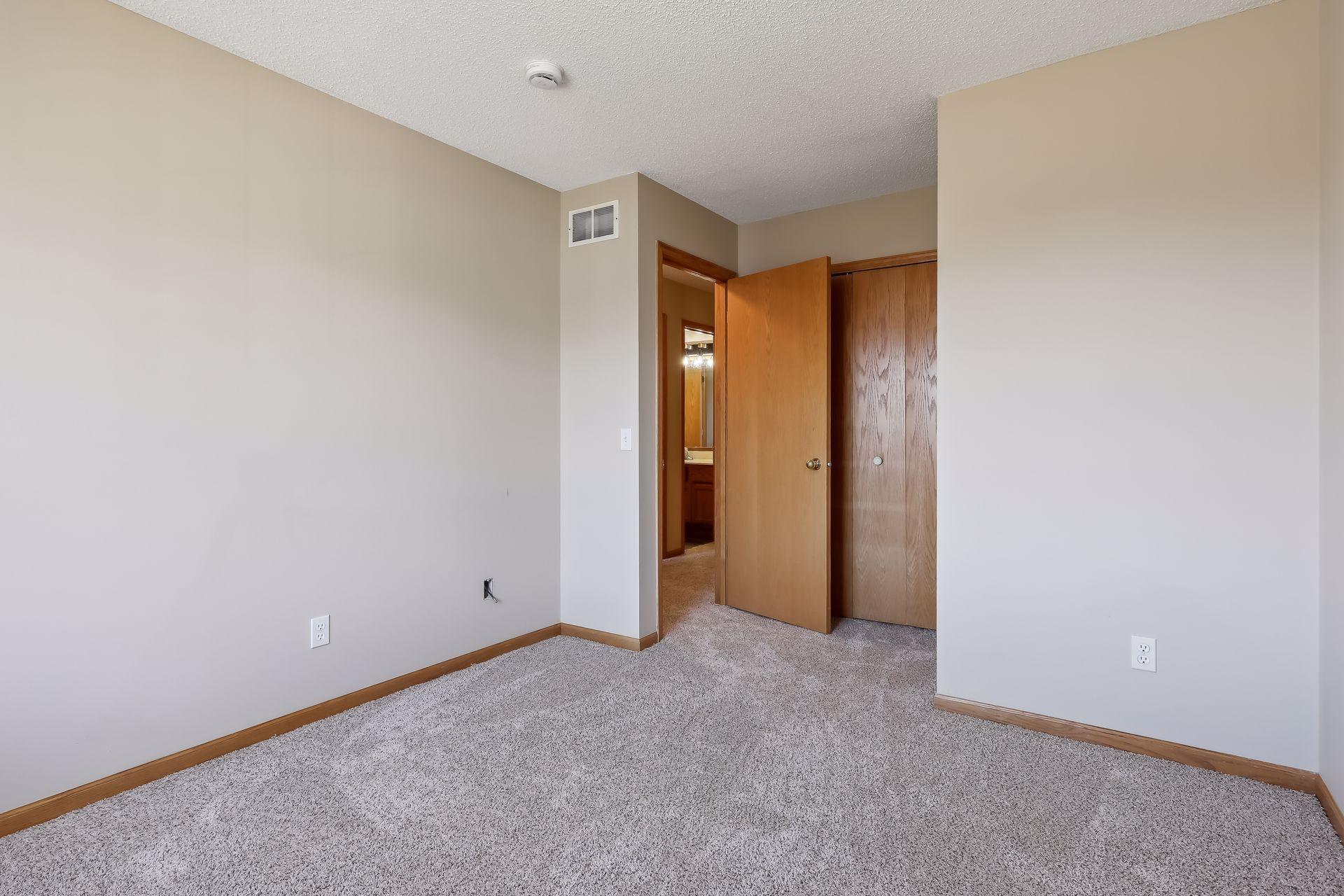 2437 E 117th Street Unit: 14