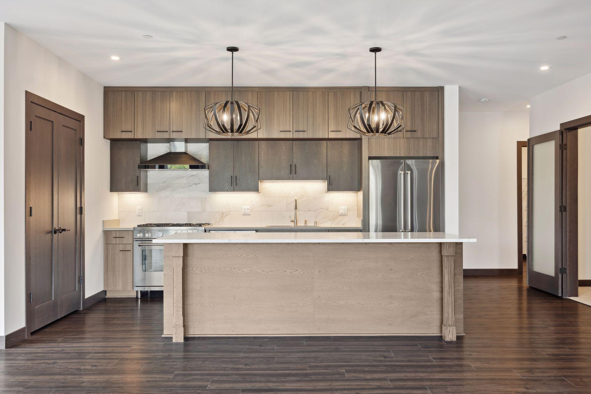 253 Lake Street E Unit: 201