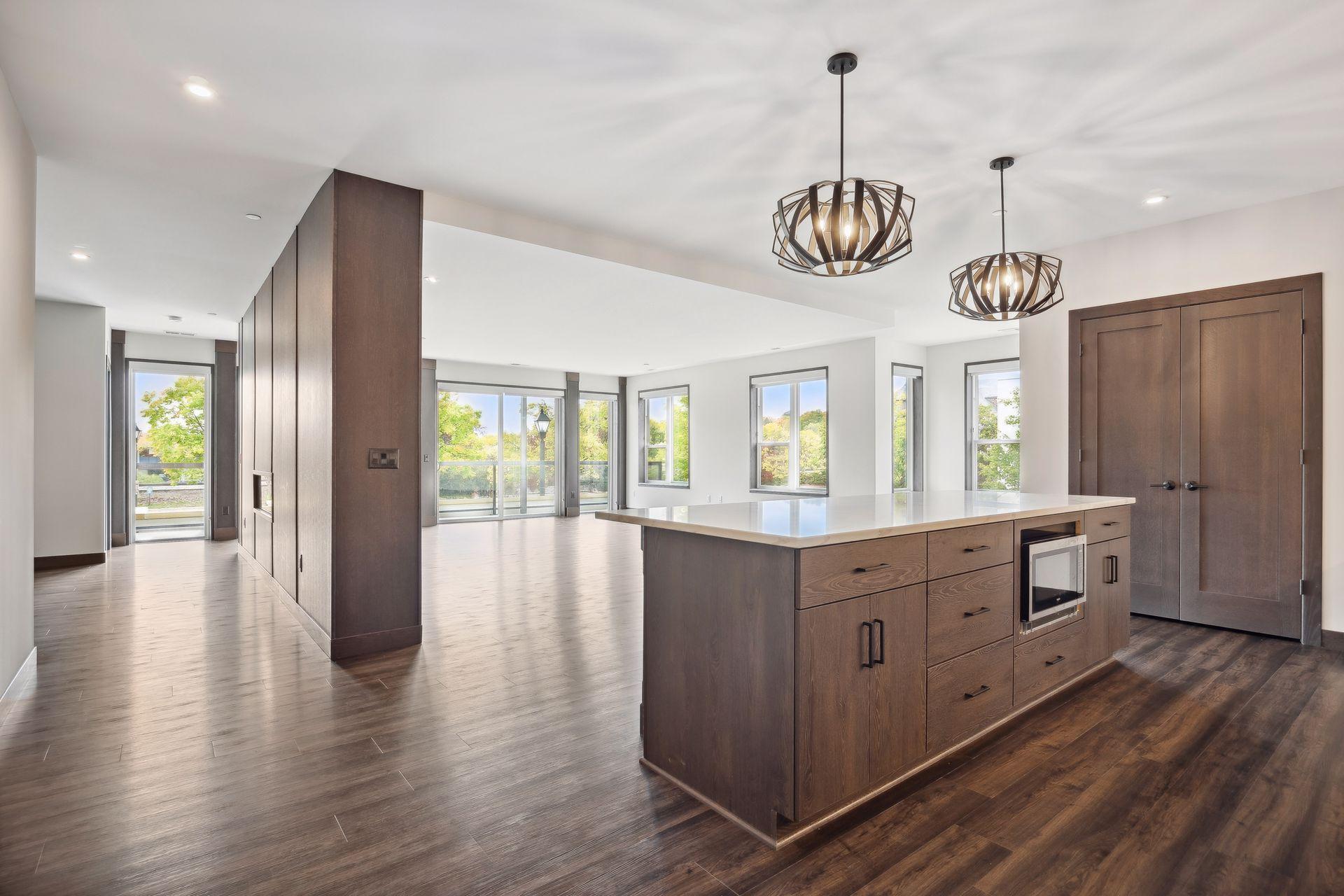 253 Lake Street E Unit: 201