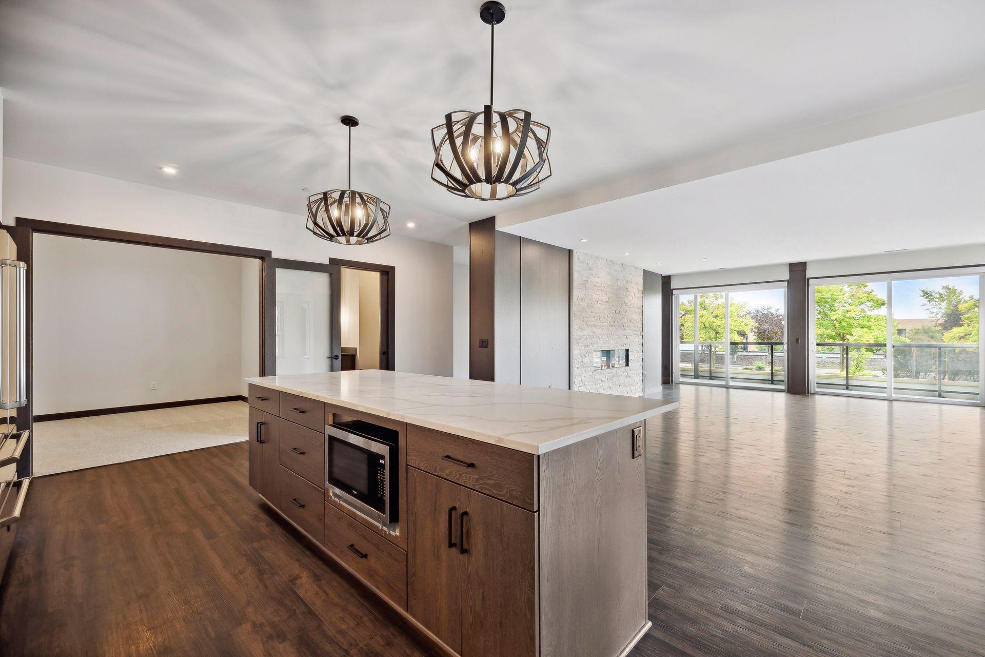 253 Lake Street E Unit: 201