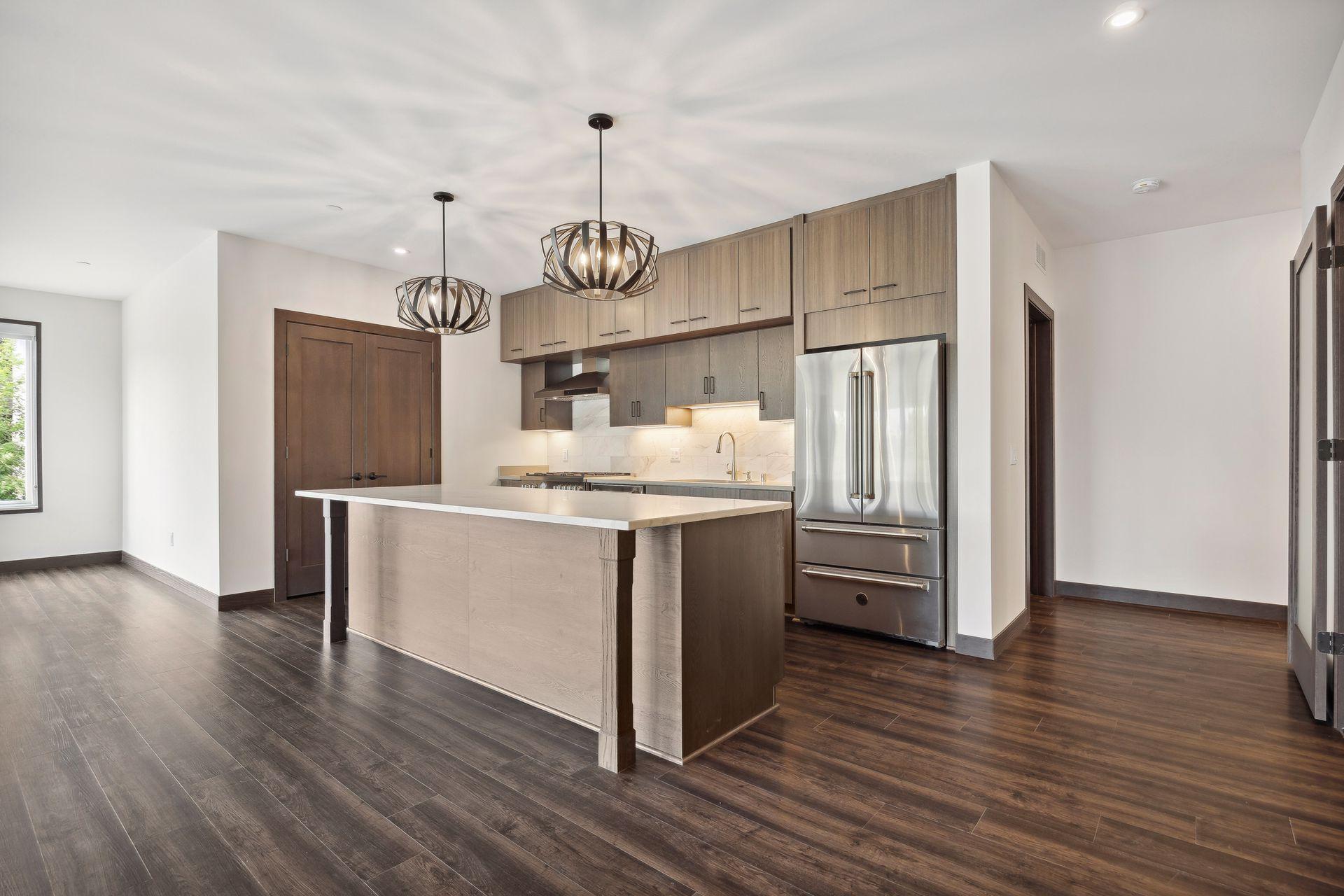253 Lake Street E Unit: 201