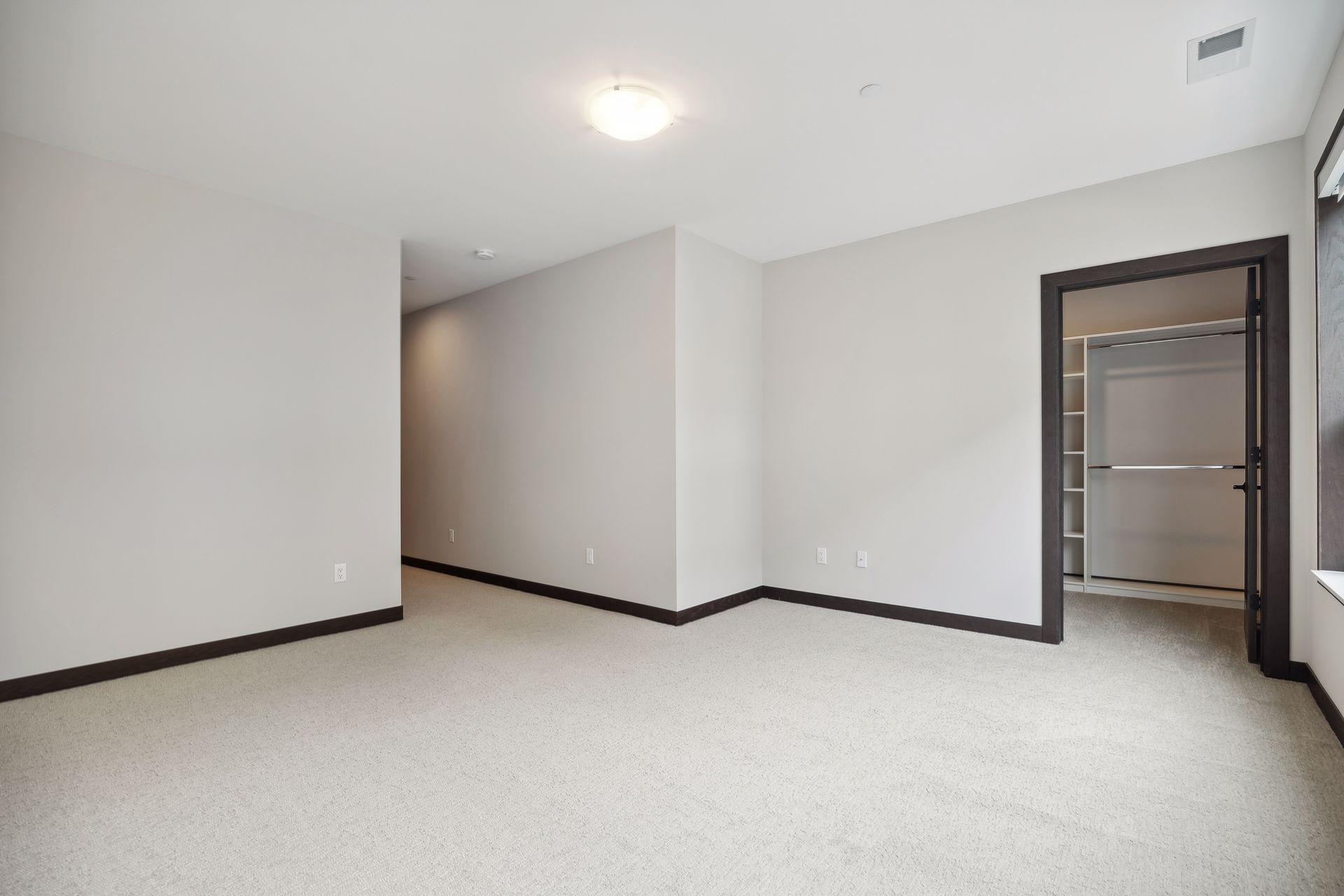 253 Lake Street E Unit: 201