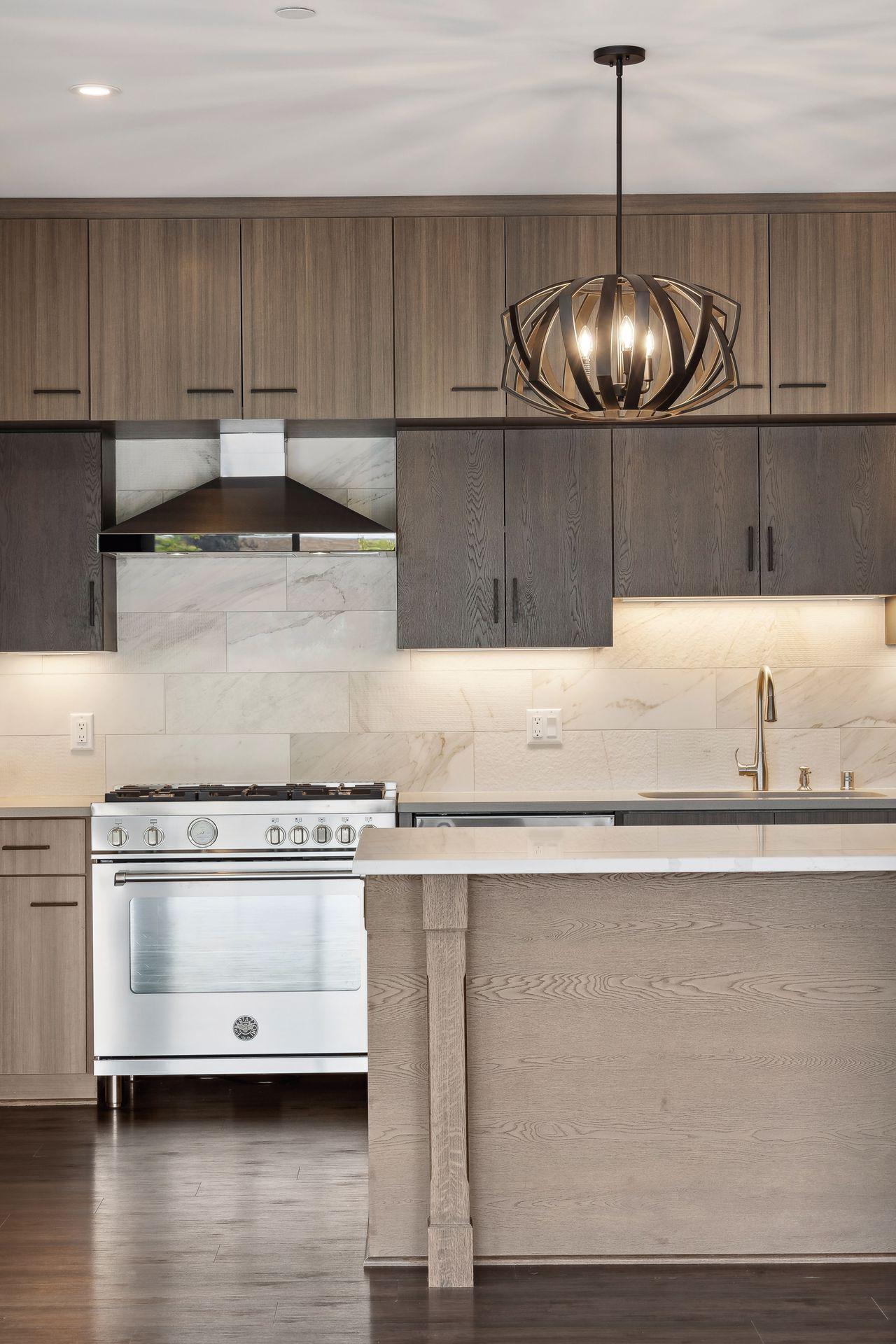 253 Lake Street E Unit: 201