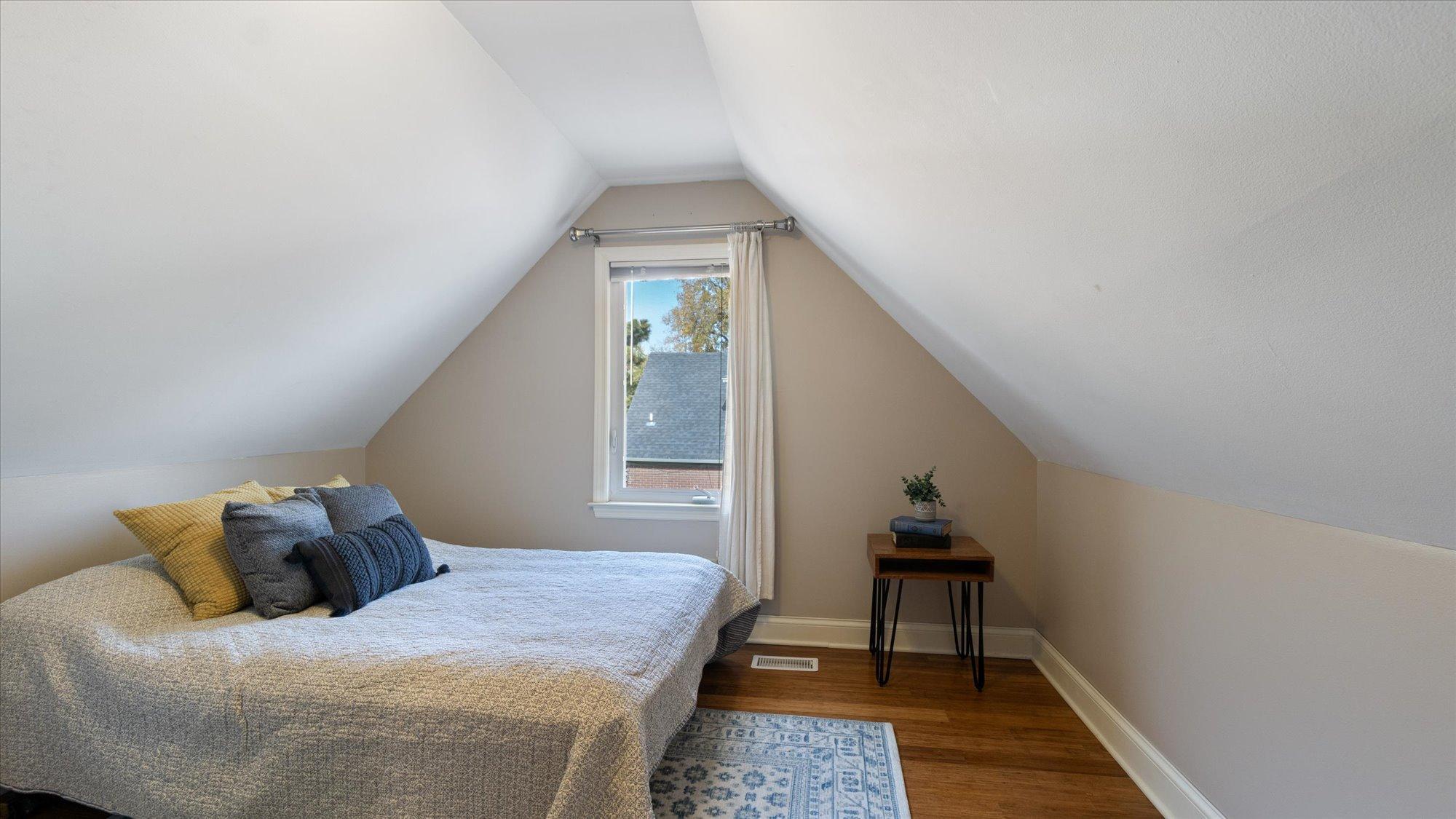 2012 Washington Street NE