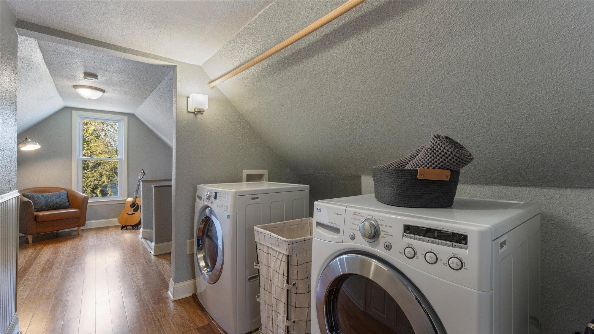 2012 Washington Street NE