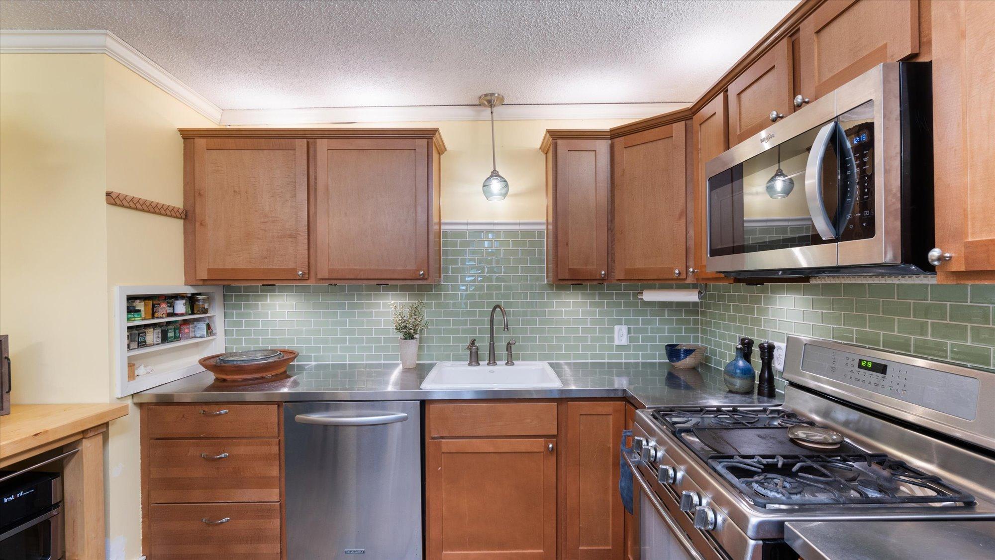 2012 Washington Street NE