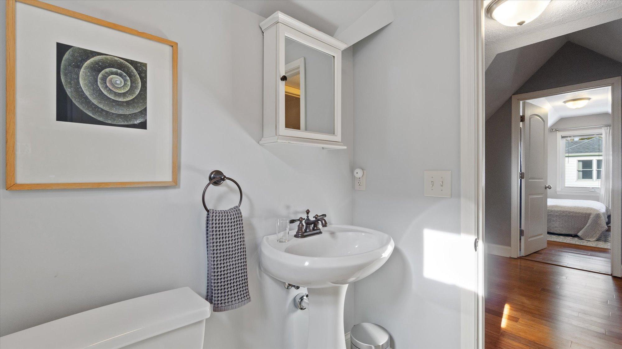 2012 Washington Street NE