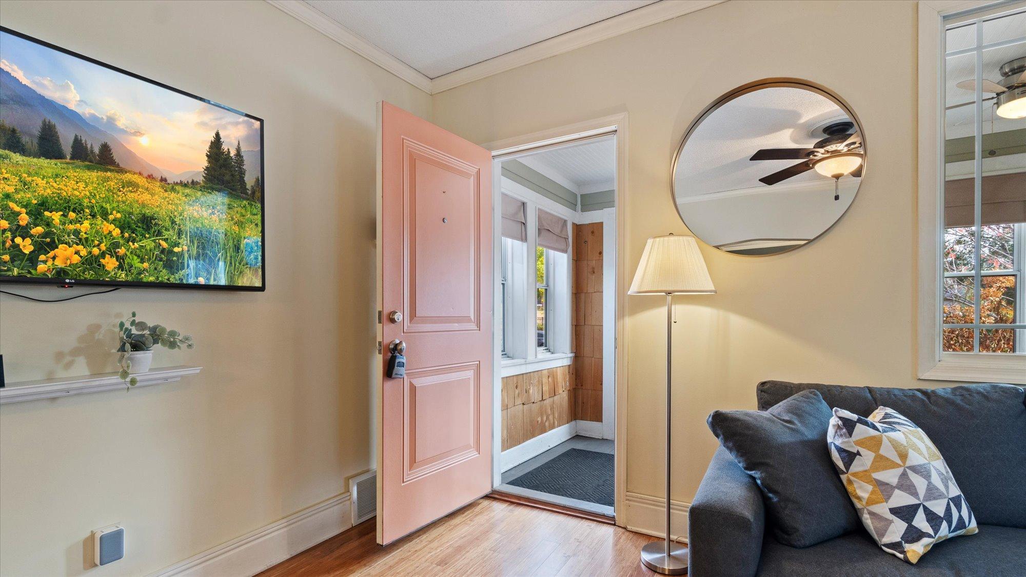 2012 Washington Street NE