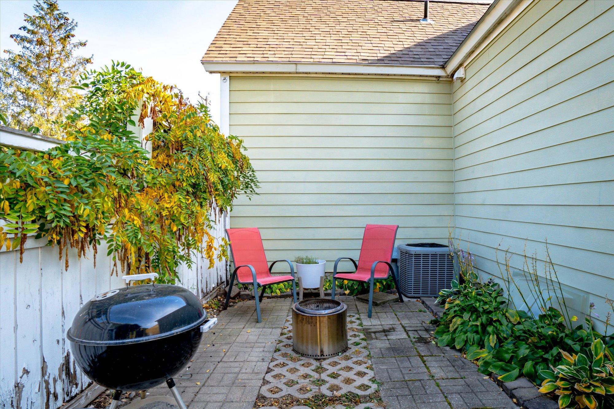 2012 Washington Street NE