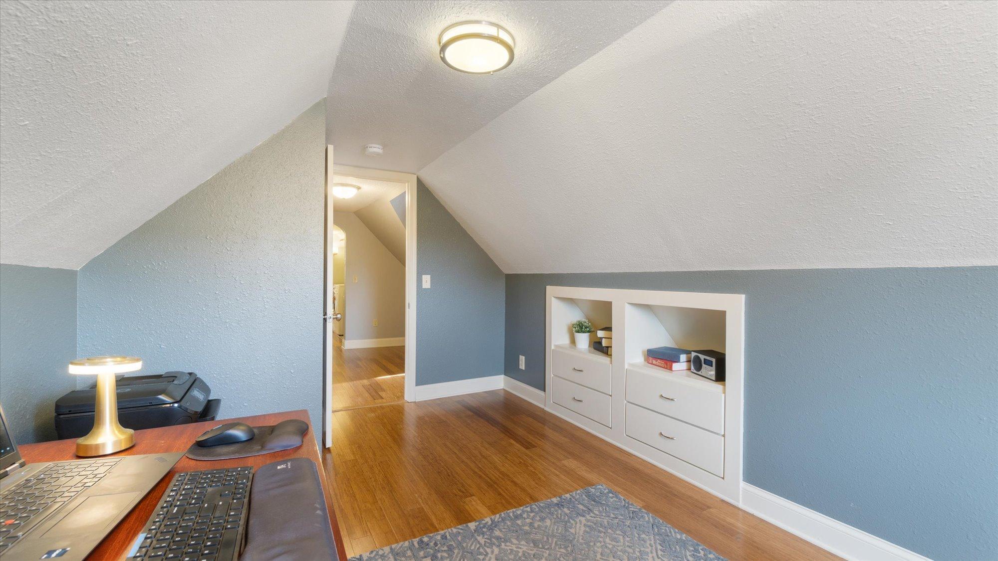 2012 Washington Street NE