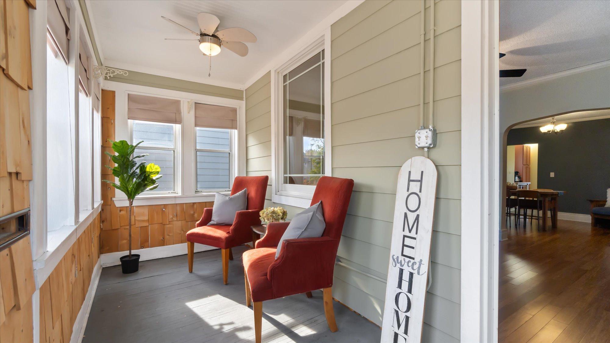 2012 Washington Street NE