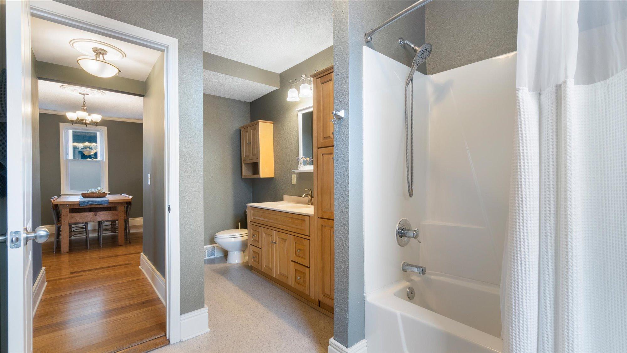 2012 Washington Street NE