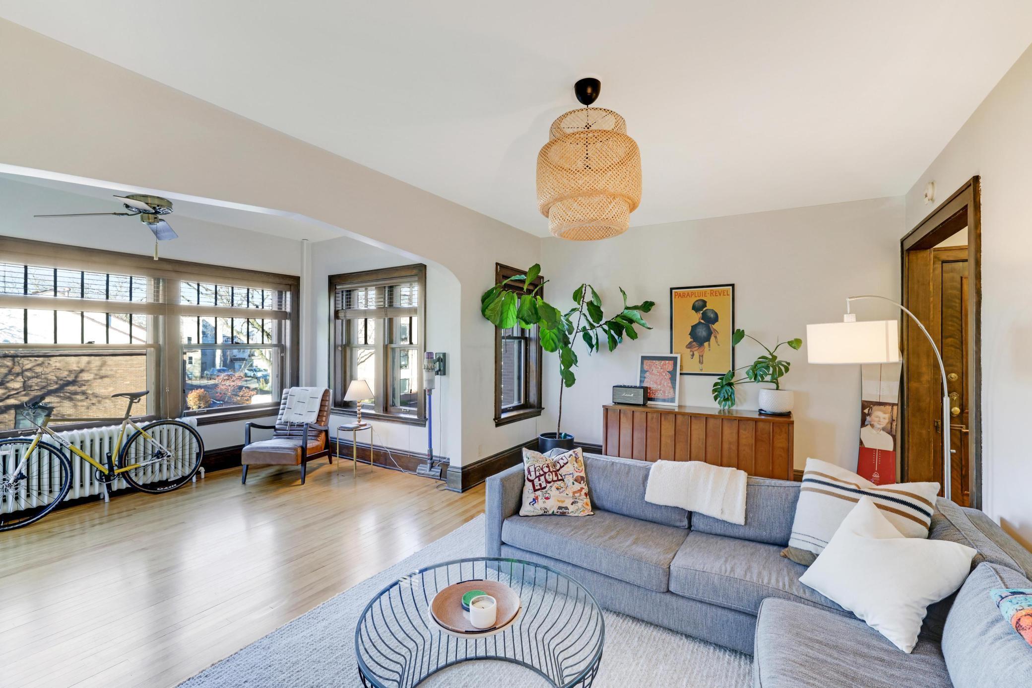 1925 Dupont Avenue S Unit: 12