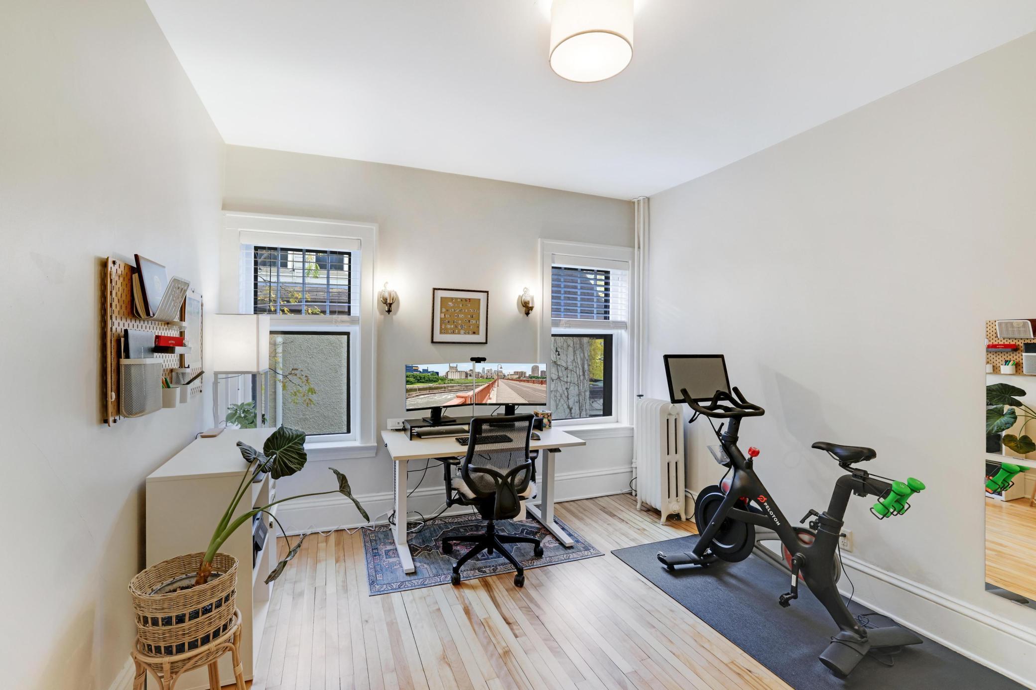 1925 Dupont Avenue S Unit: 12