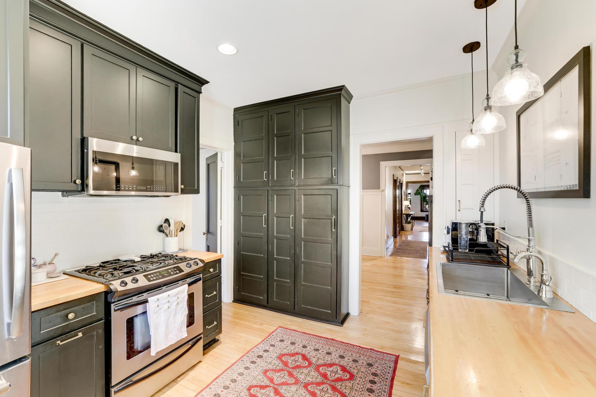 1925 Dupont Avenue S Unit: 12