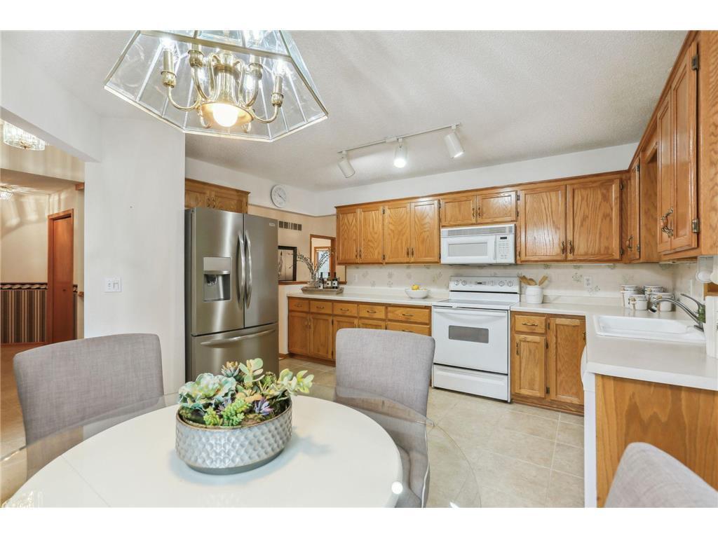 8824 Stonebrooke Trail