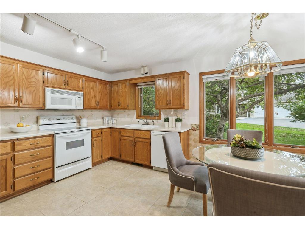 8824 Stonebrooke Trail