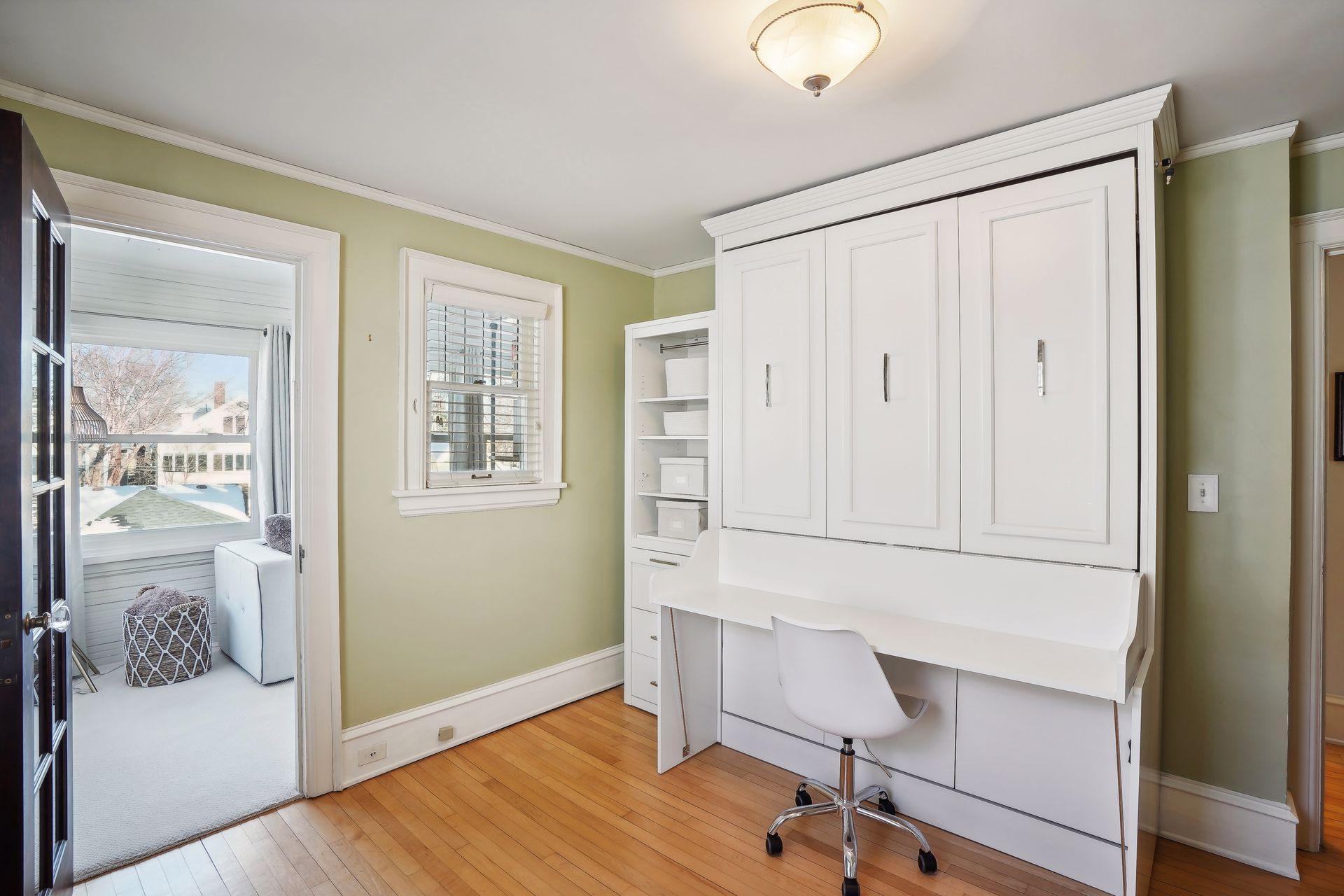 2011 Kenwood Parkway