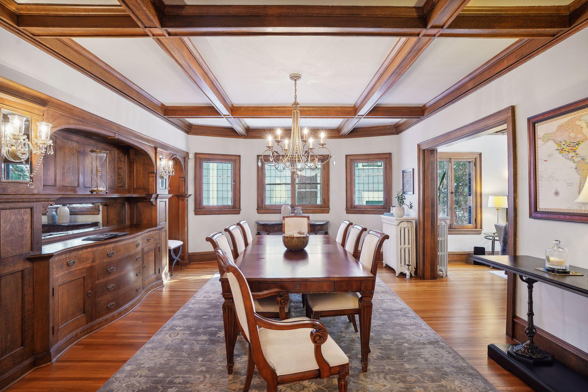 2011 Kenwood Parkway