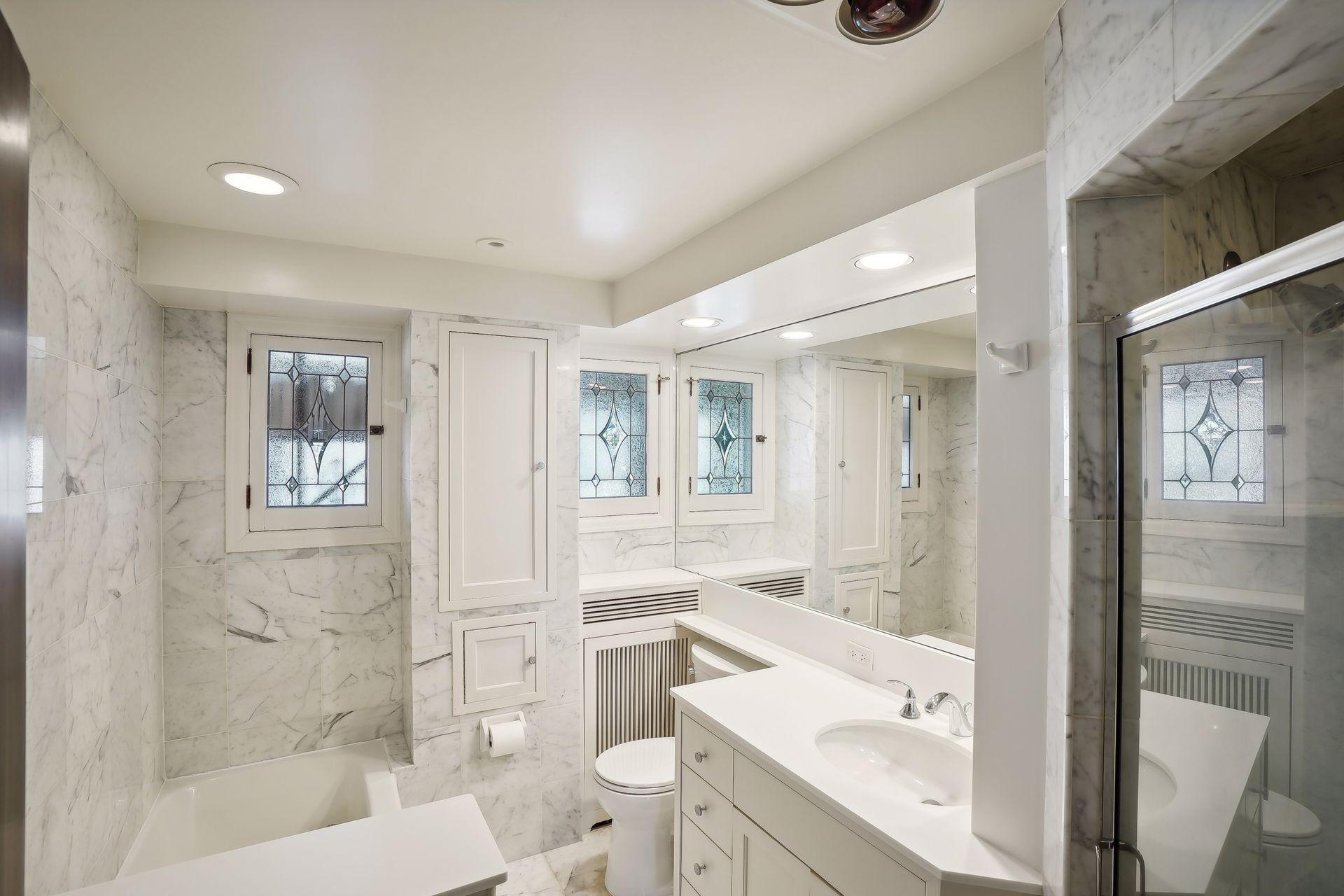 2011 Kenwood Parkway