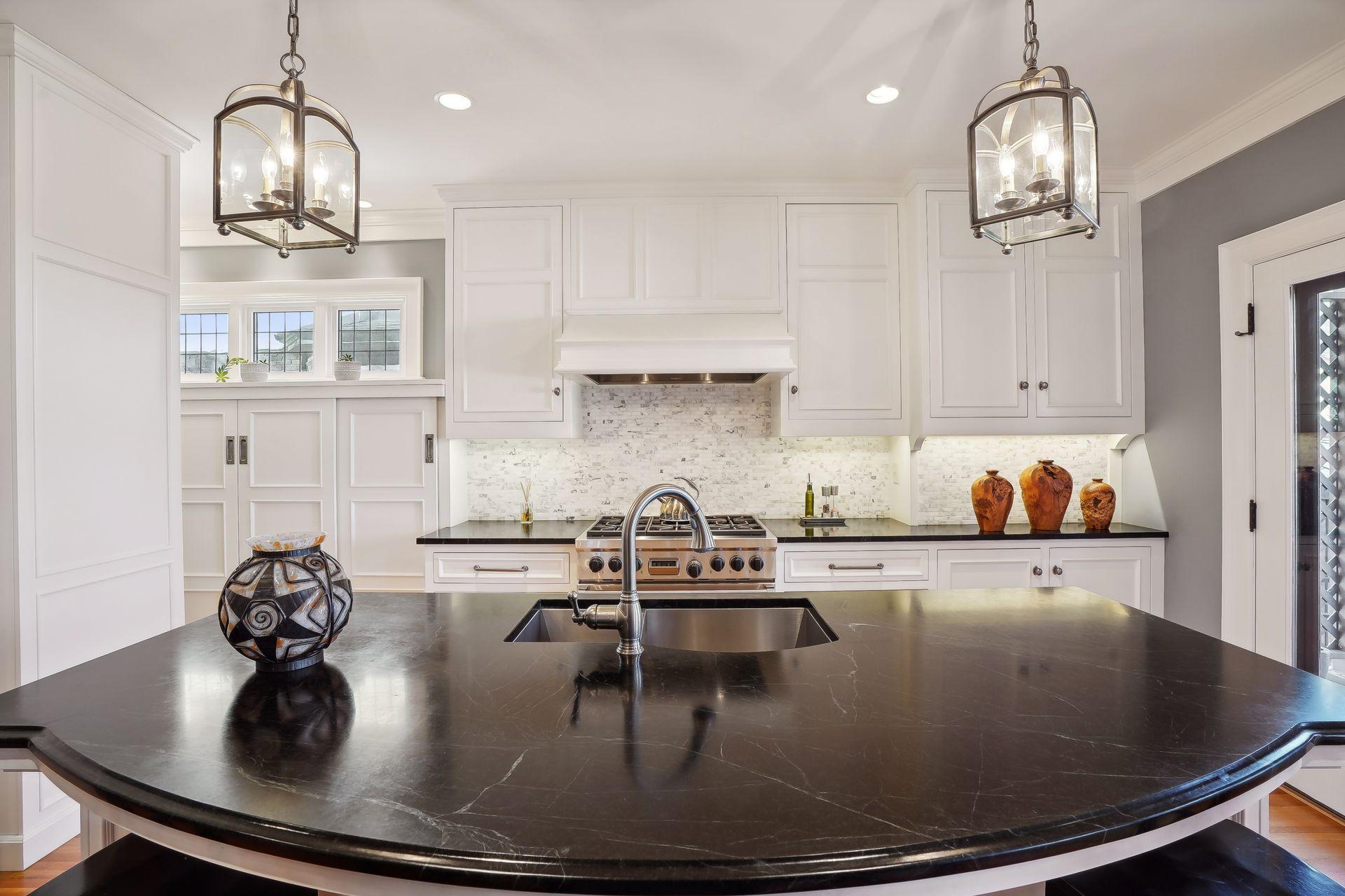 2011 Kenwood Parkway