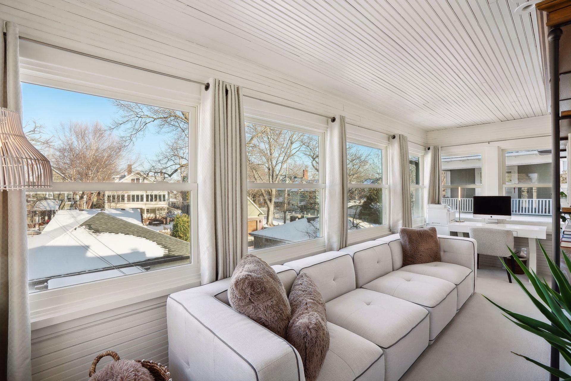 2011 Kenwood Parkway