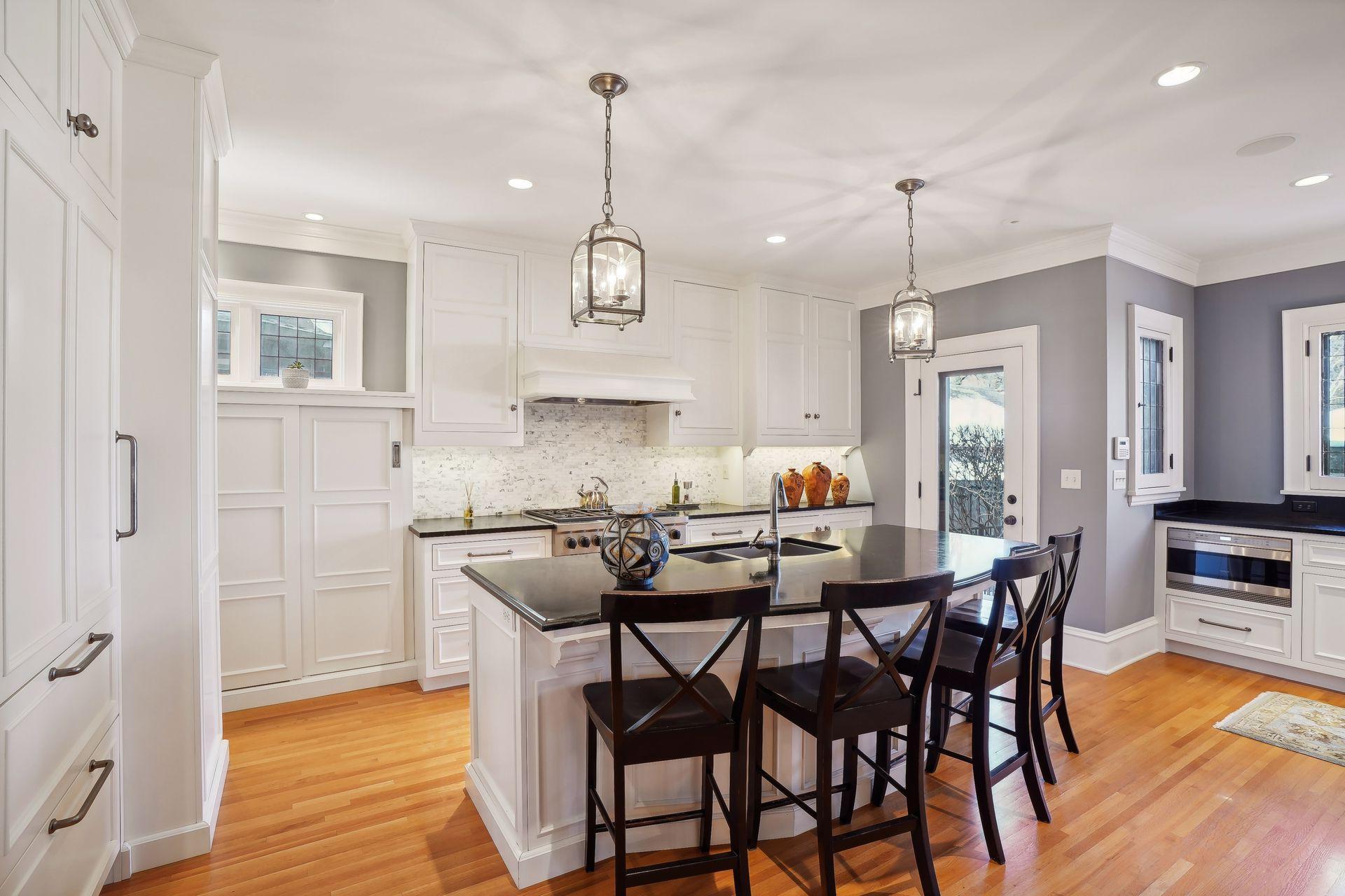 2011 Kenwood Parkway