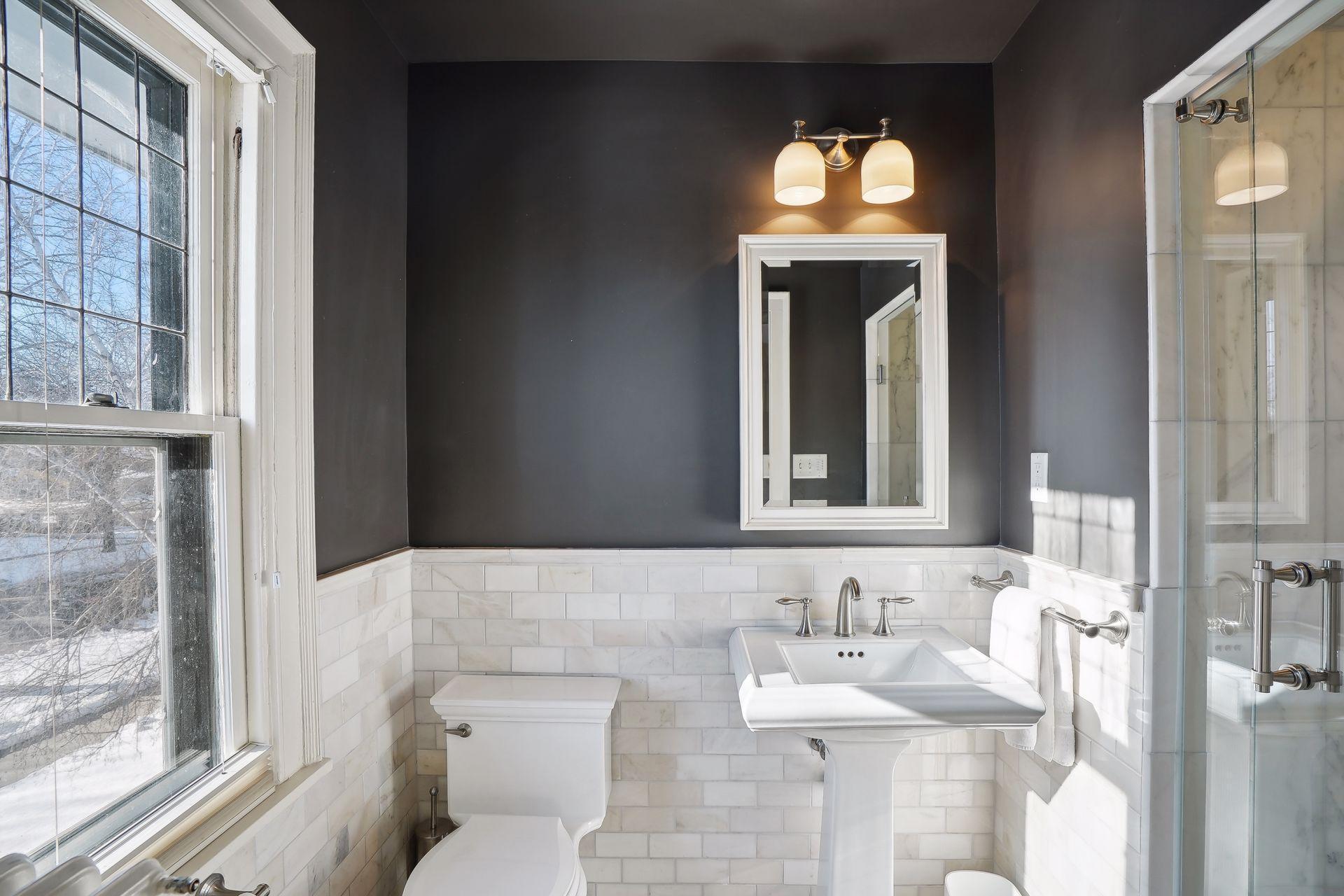 2011 Kenwood Parkway