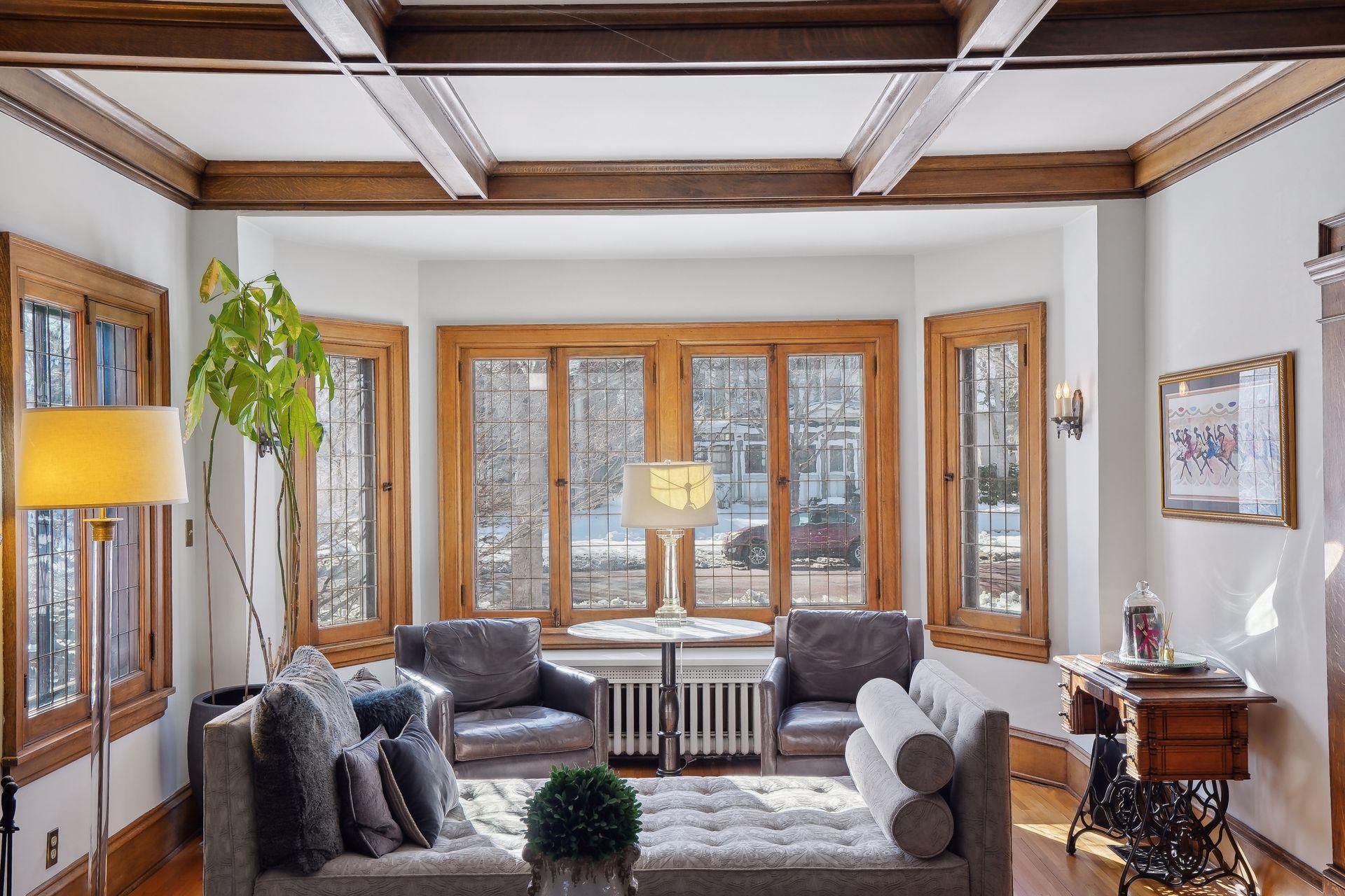 2011 Kenwood Parkway