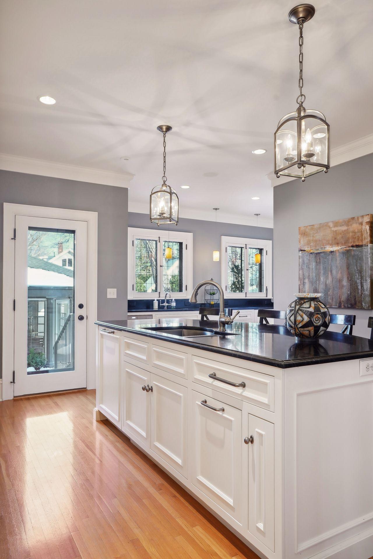 2011 Kenwood Parkway