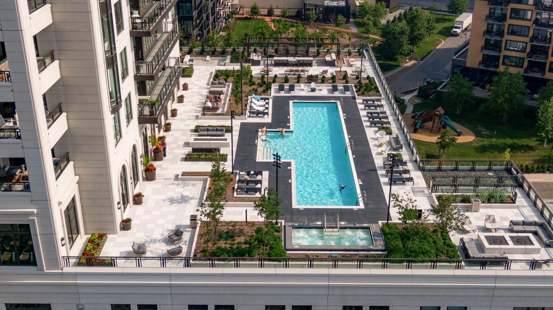 1111 W River Parkway Unit: 12C