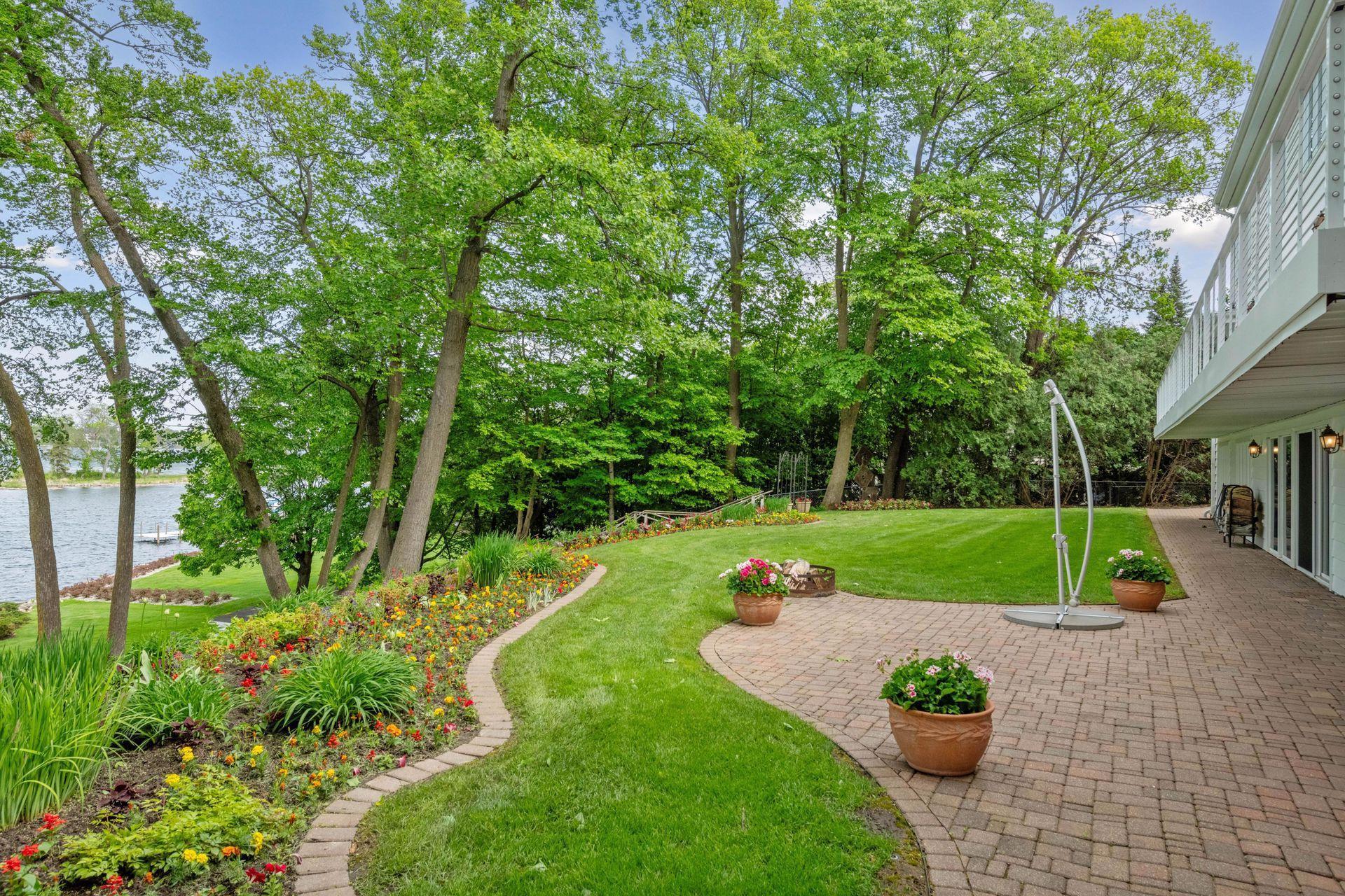 2496 Old Beach Road