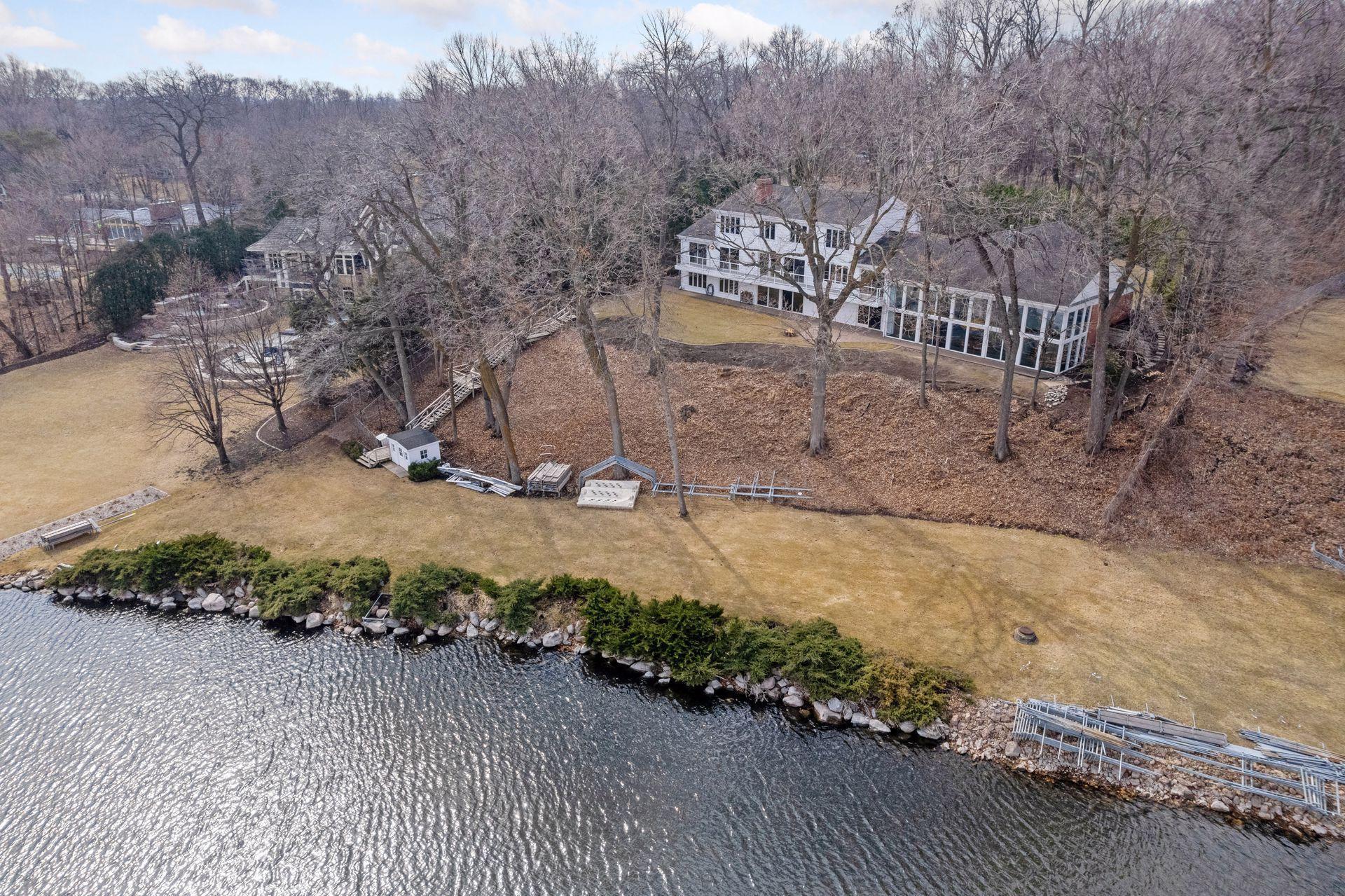 2496 Old Beach Road
