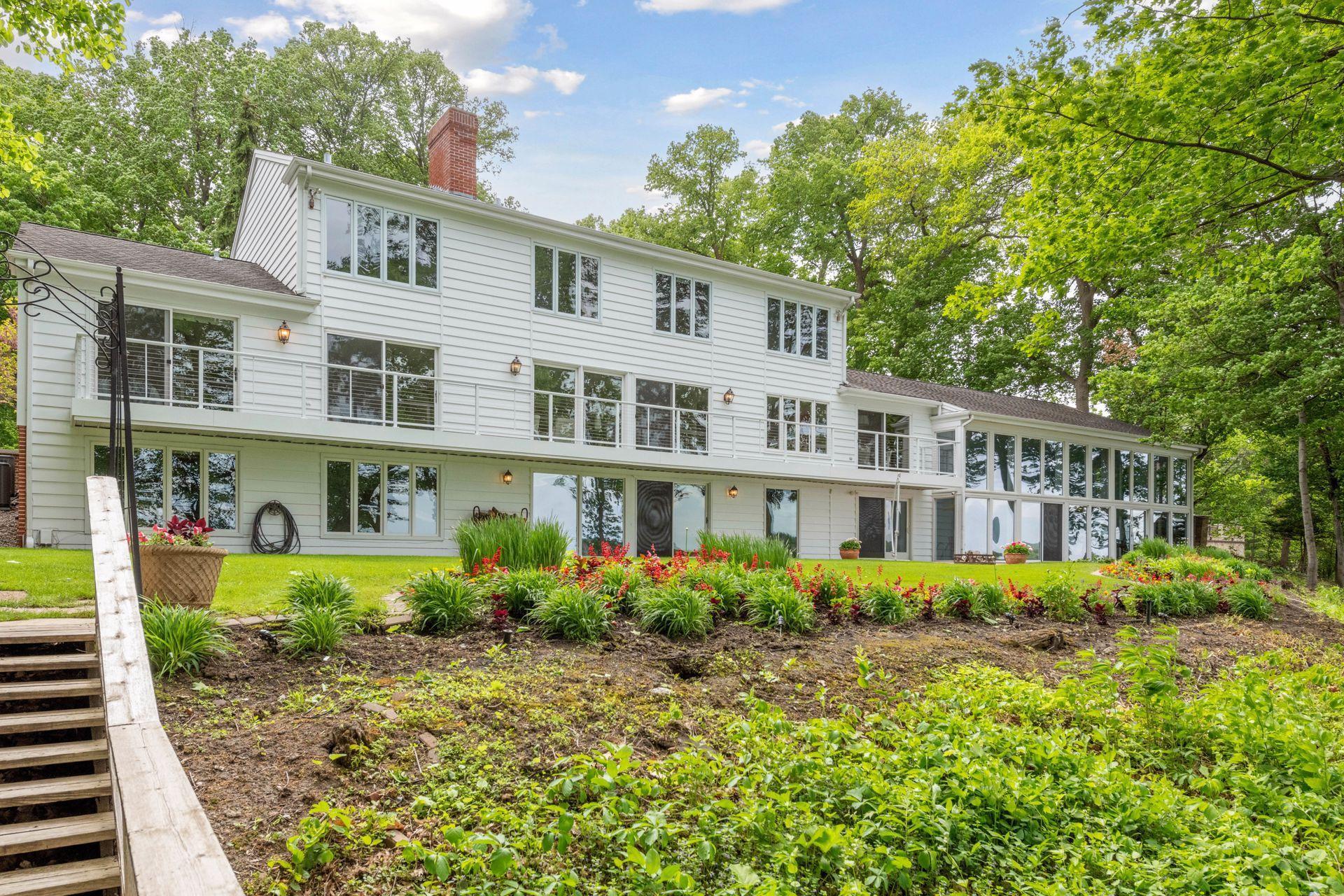 2496 Old Beach Road