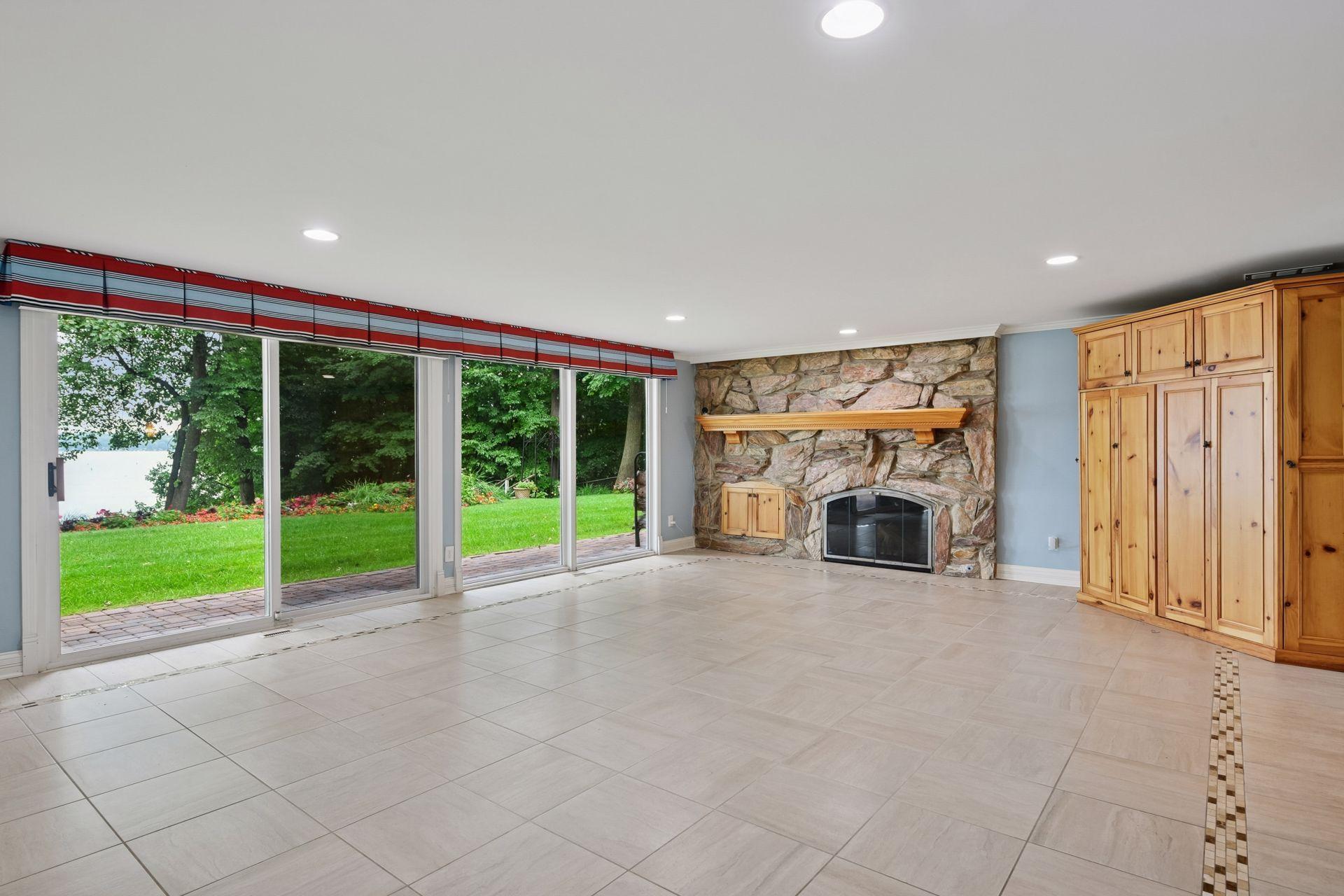 2496 Old Beach Road