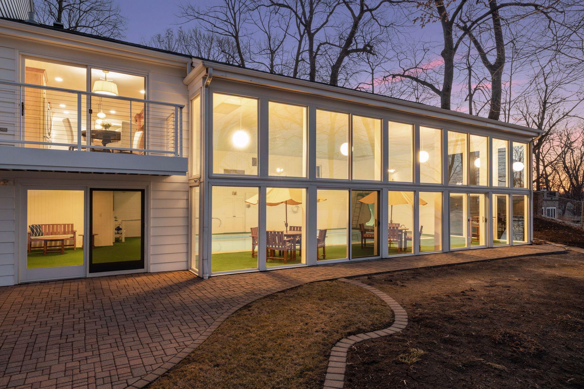 2496 Old Beach Road