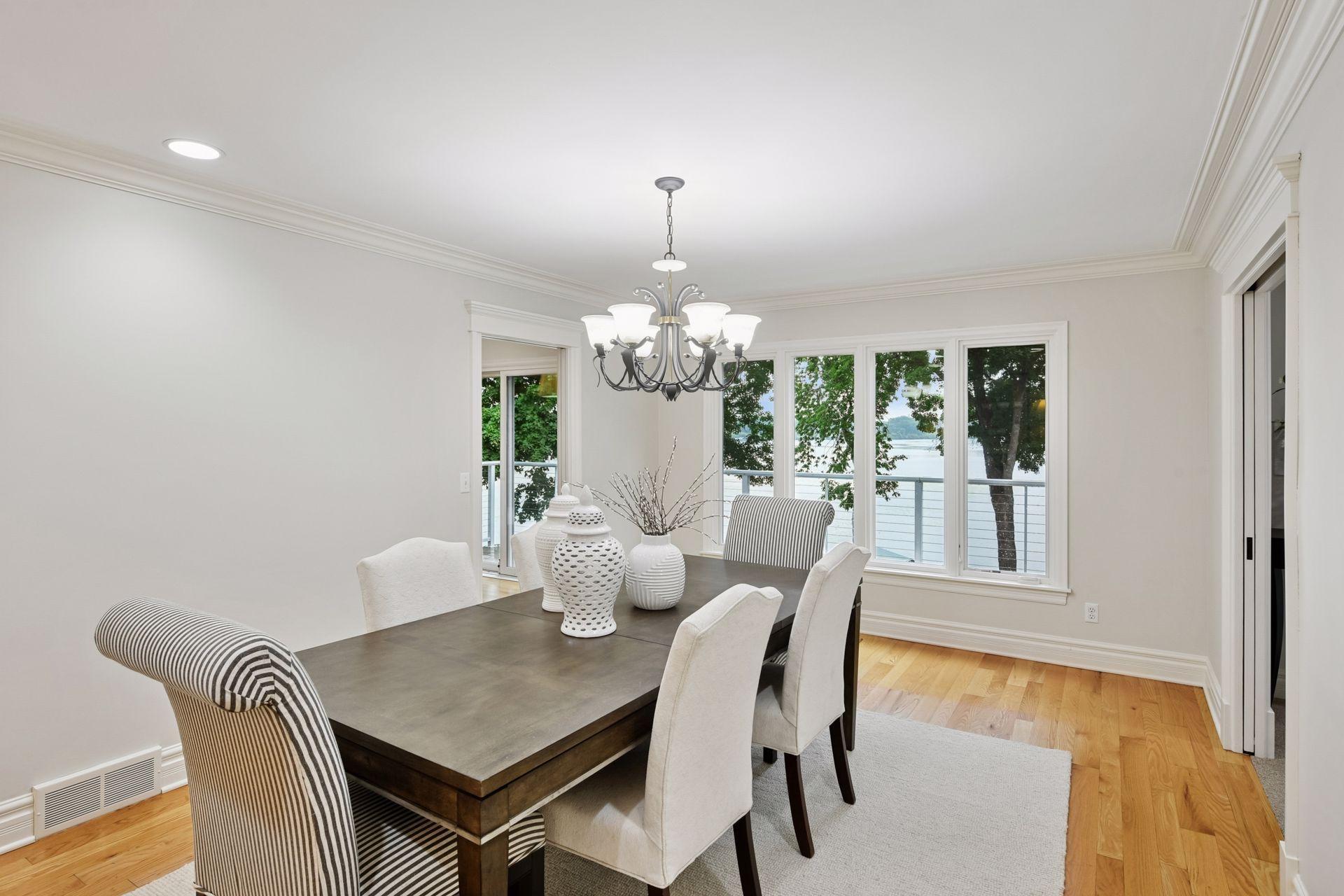 2496 Old Beach Road