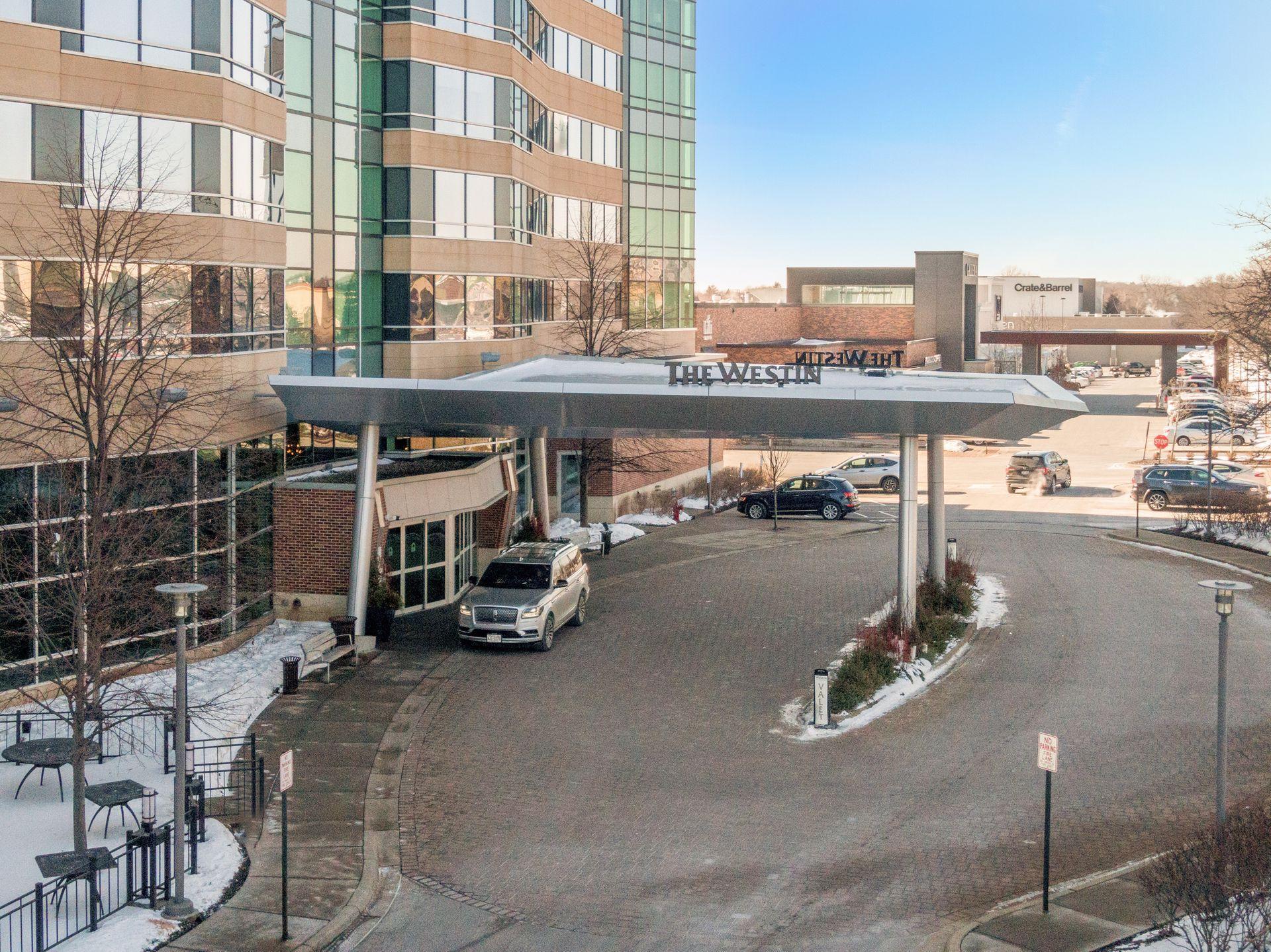 3209 Galleria Unit: 806