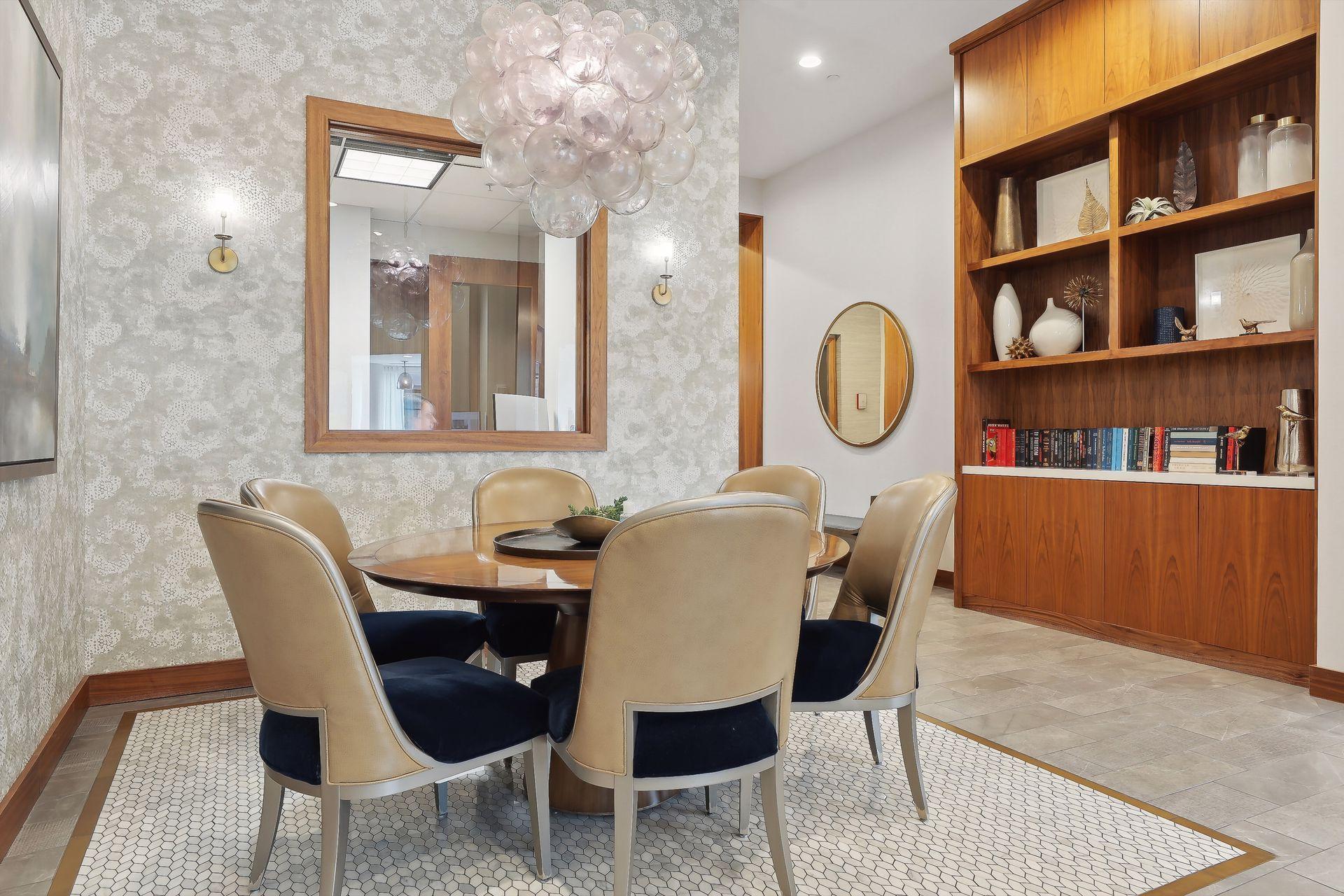 3209 Galleria Unit: 806