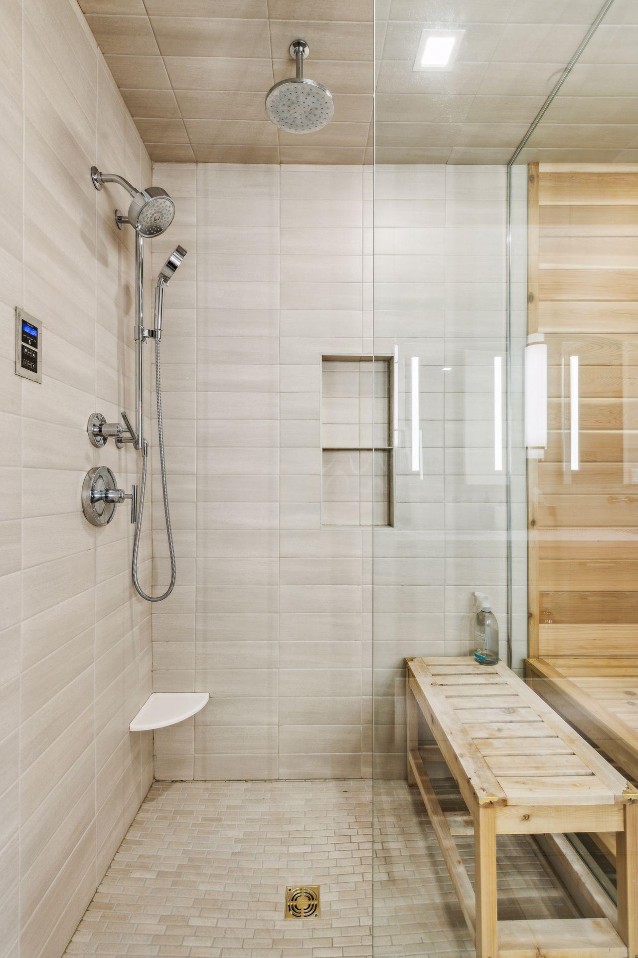 3209 Galleria Unit: 806